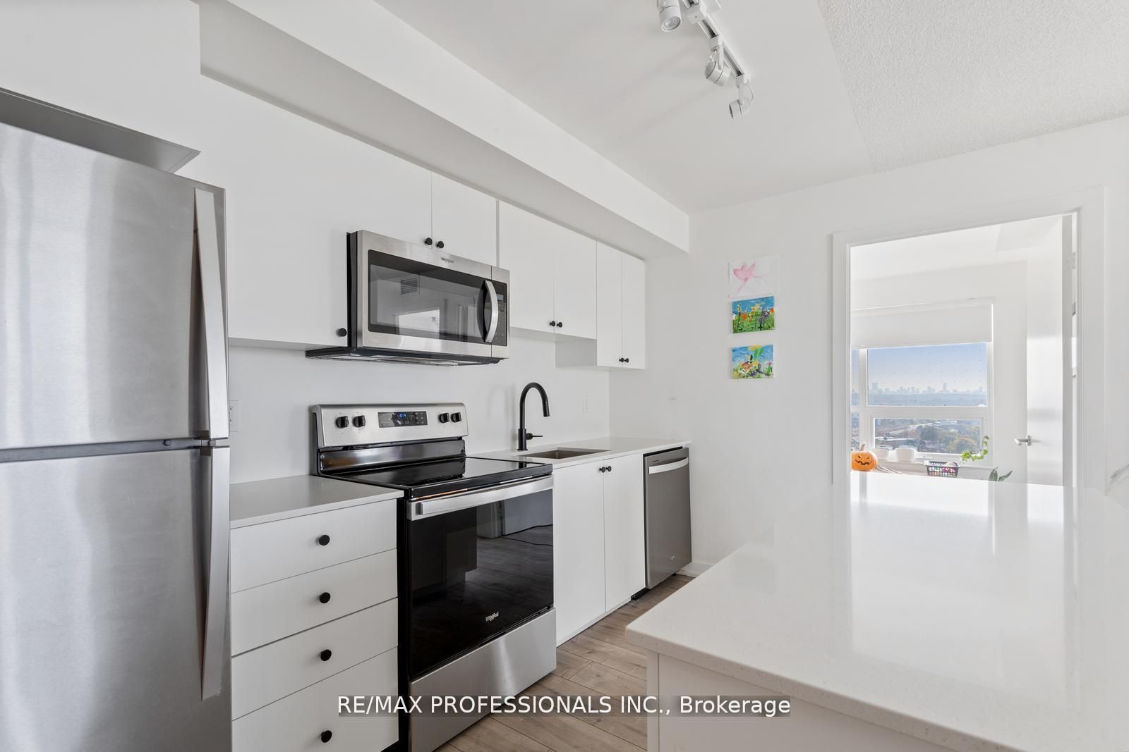 10 Wilby Crescent 1603, Toronto, ON M9N 0B6 photo 3