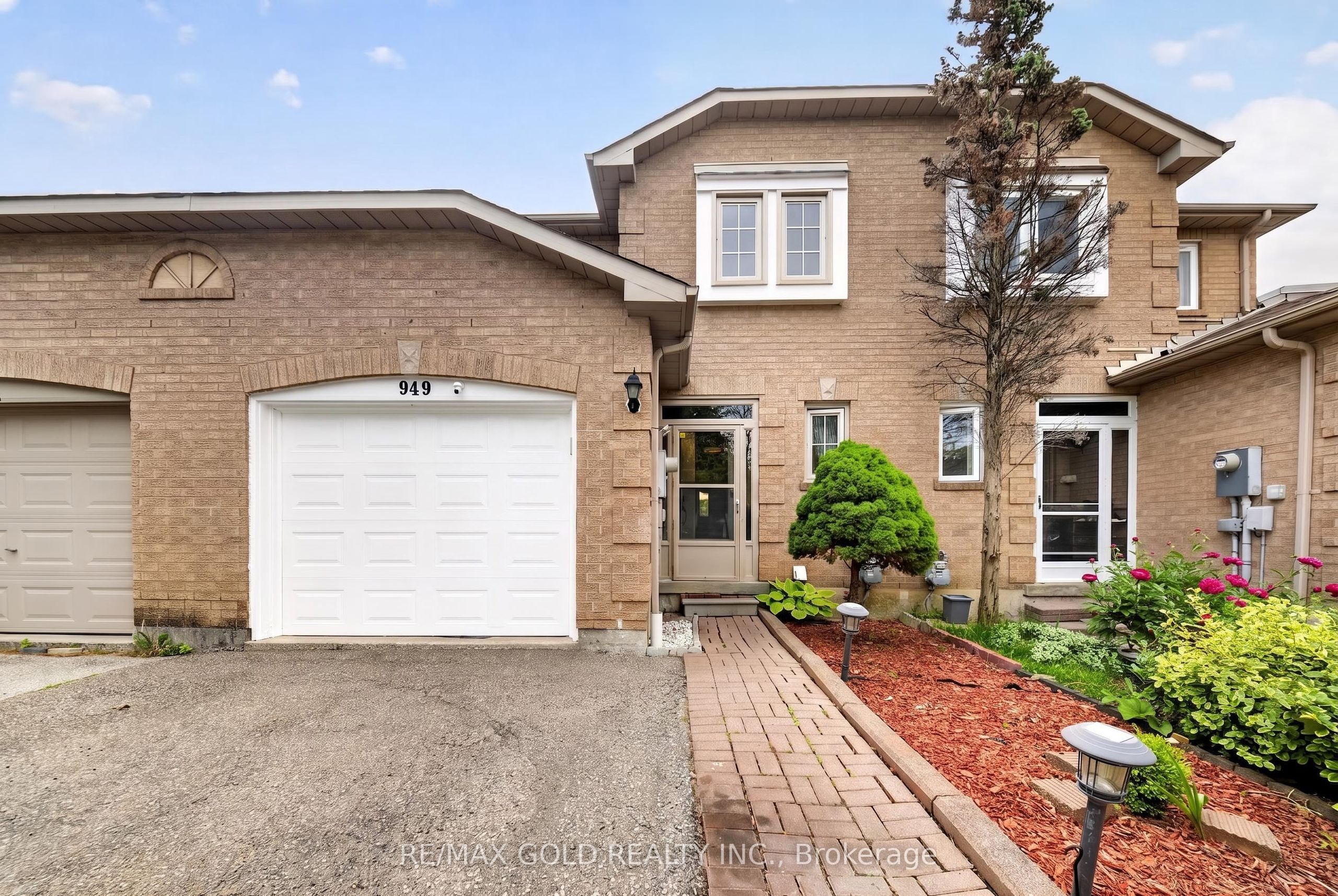 949 Blizzard Road, Mississauga, ON L5V 1T1 photo 5