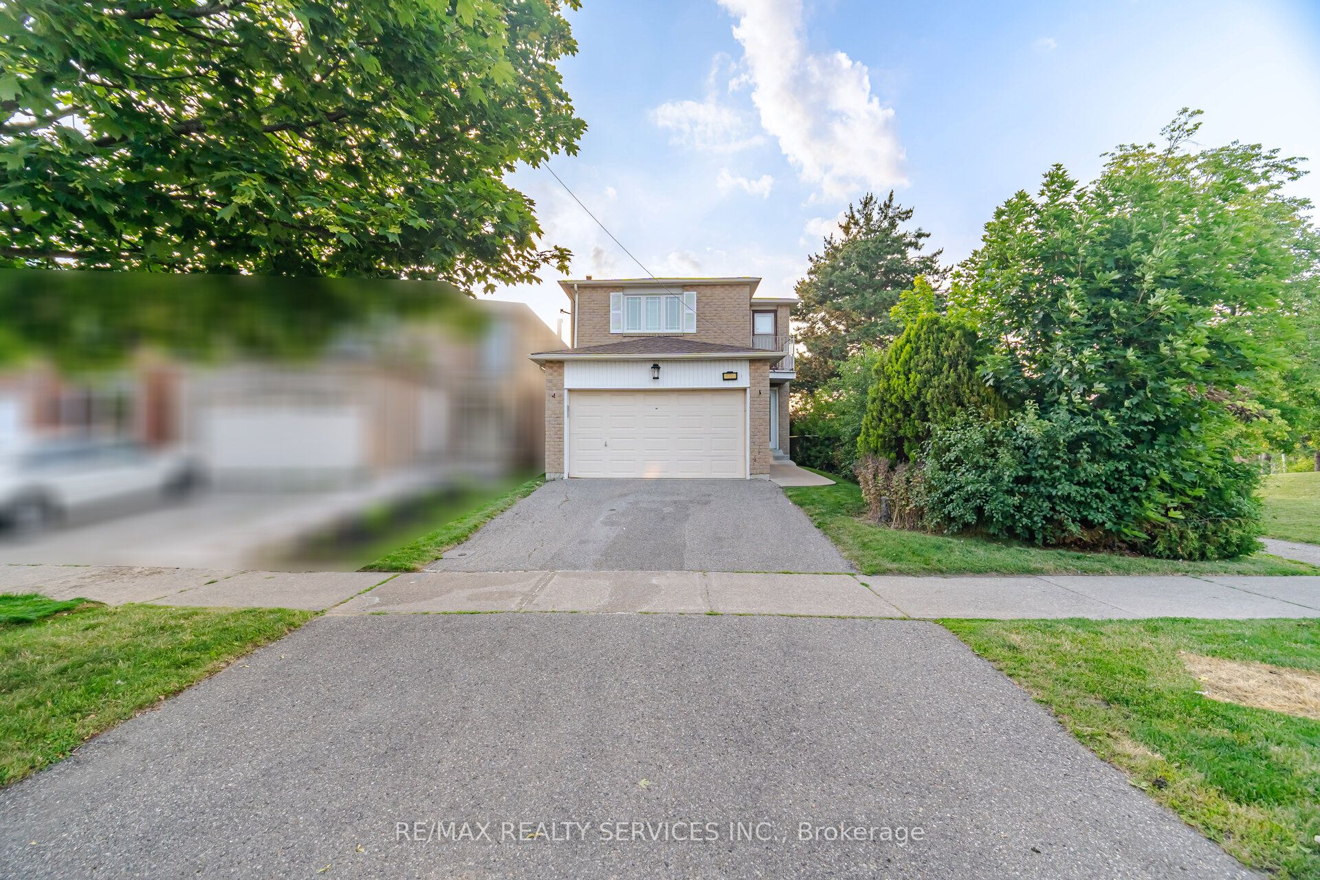 172 MORTON Way, Brampton, ON L6Y 2P8 photo 2
