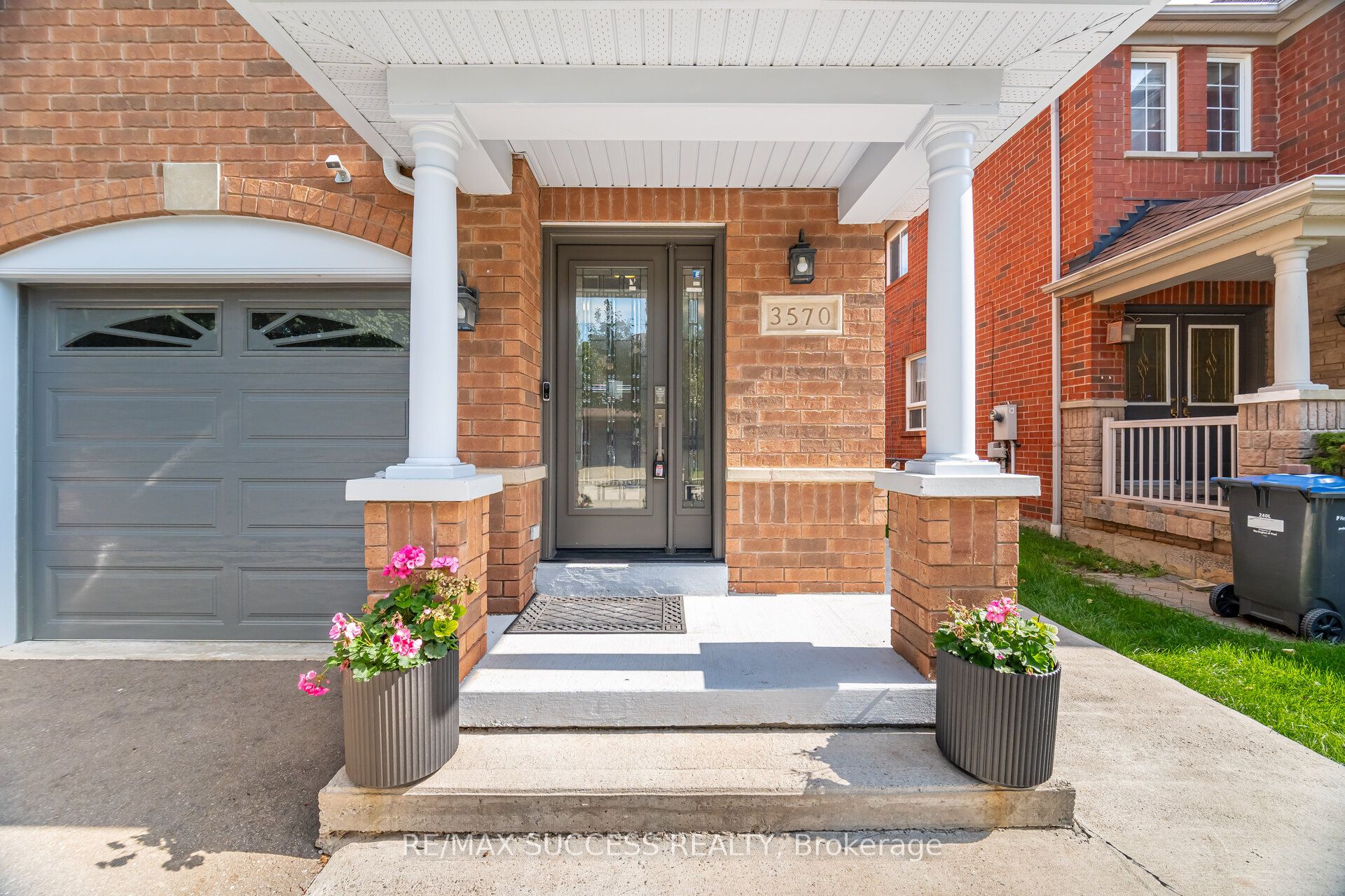 3570 Southwick Street, Mississauga, ON L5M 7N8 photo 2
