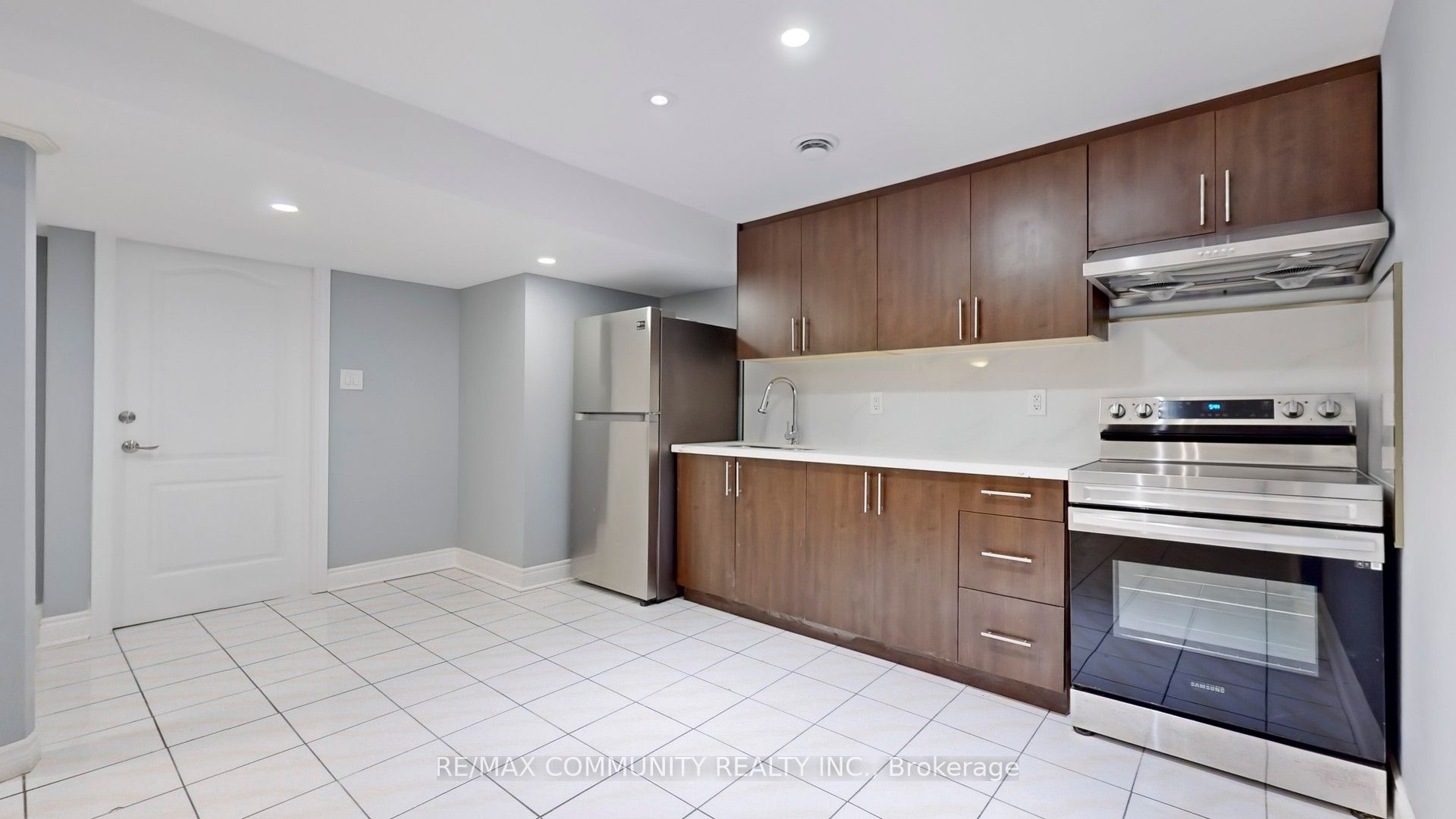 32 Faywood Drive Basement, Brampton, ON L6Y 4K3 photo 5