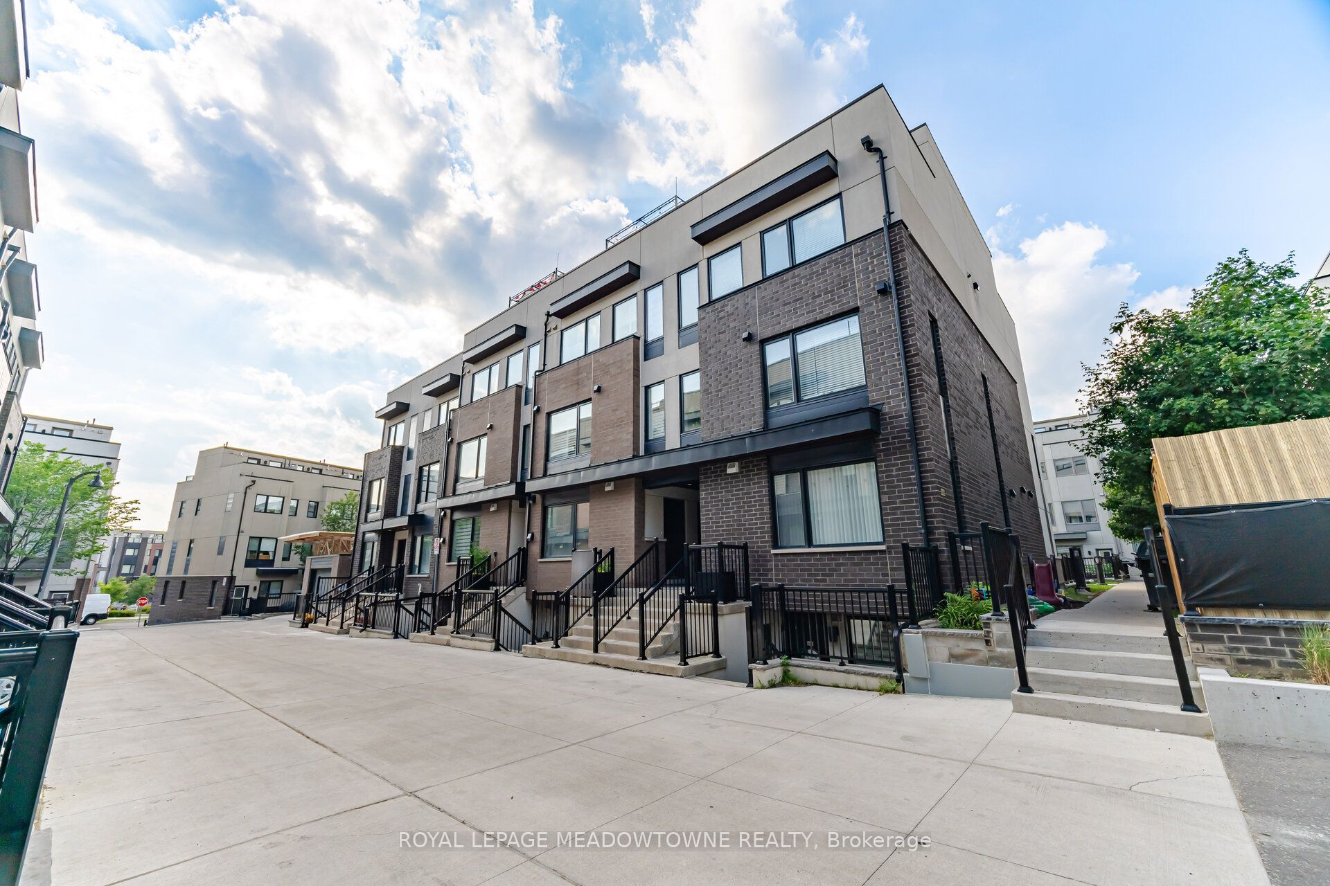 146 William Duncan Road 12, Toronto, ON M3K 0B5 photo 2