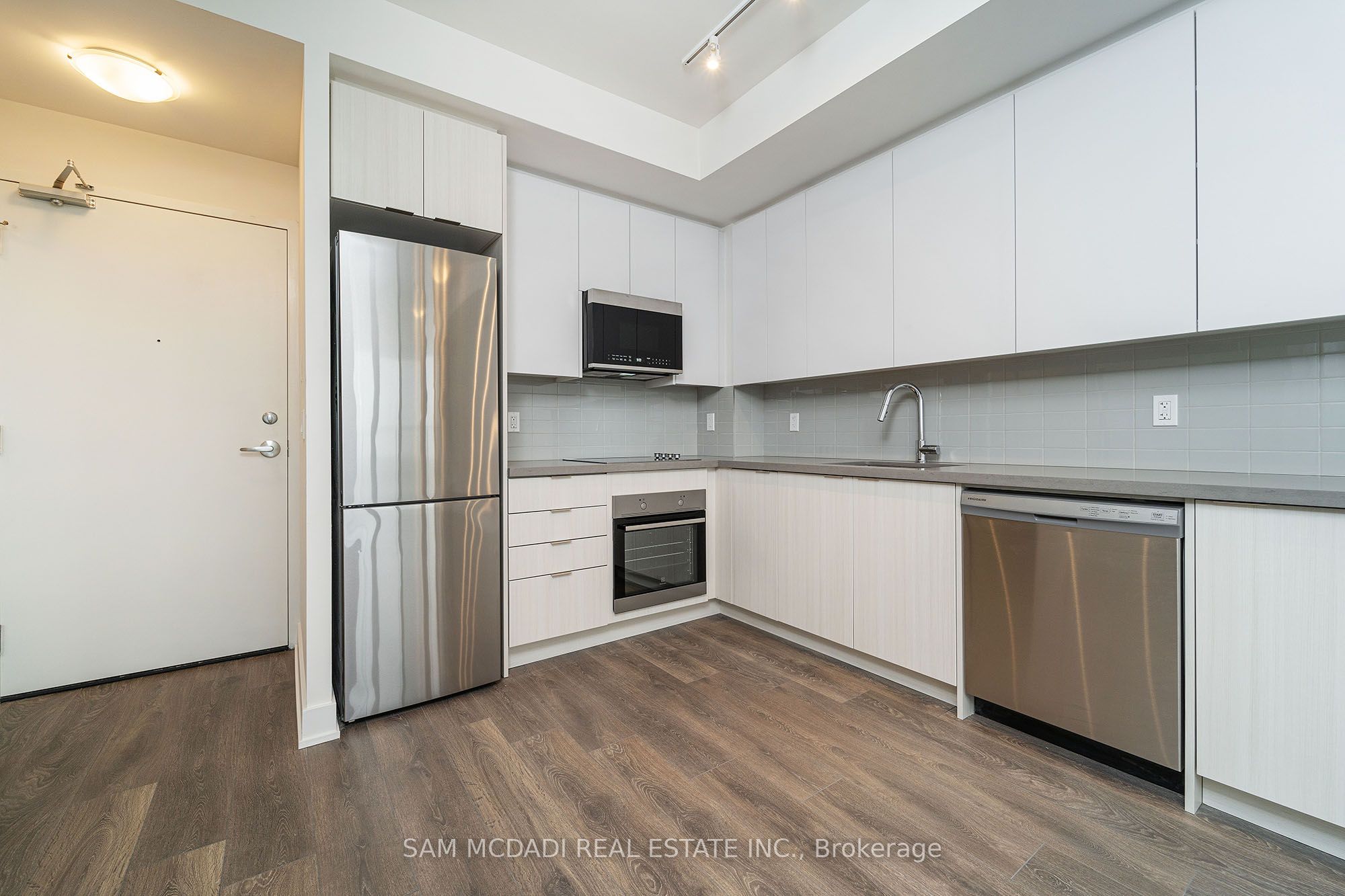 297 Oak Walk Drive 1102, Oakville, ON L6H 6Z3 photo 5