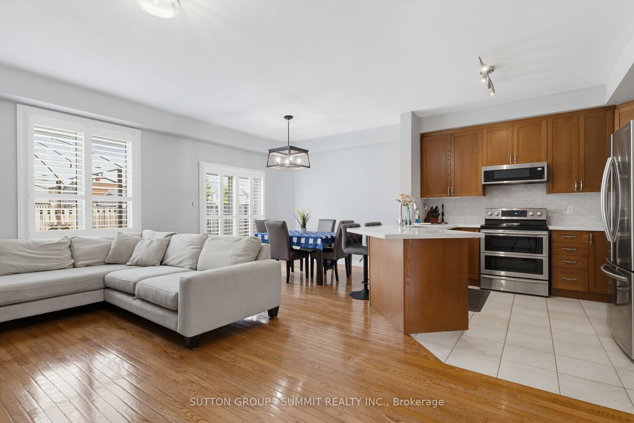 2092 ENGLISH Crescent, Burlington, ON L7L 7B3 photo 5
