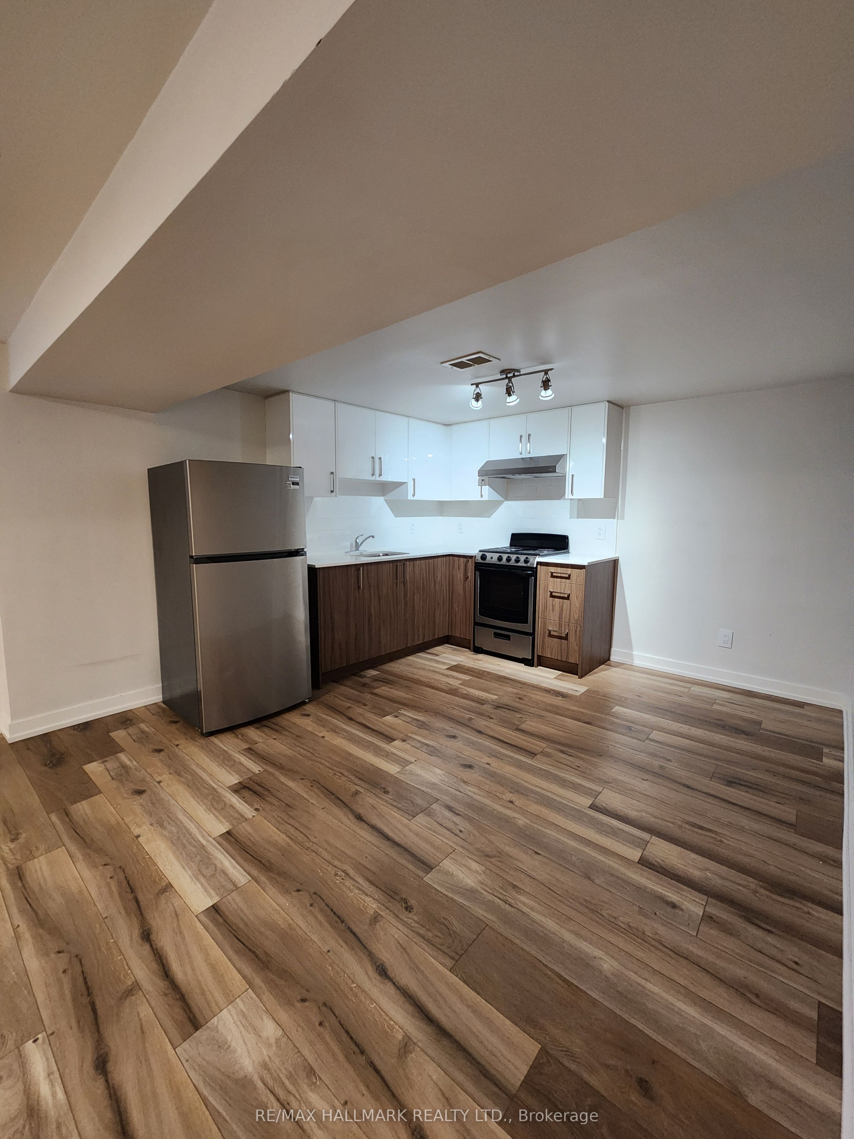 164 Richard Clark Drive Lower #2, Toronto, ON M3M 1V4 photo 3