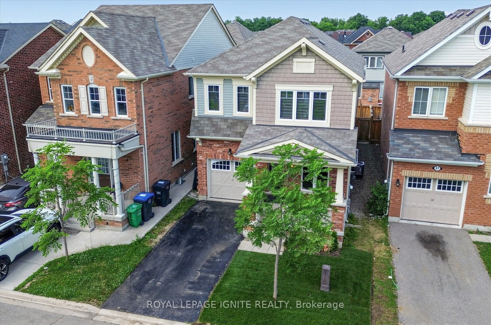 39 Feeder Street, Brampton, ON L7A 4T9 photo 2