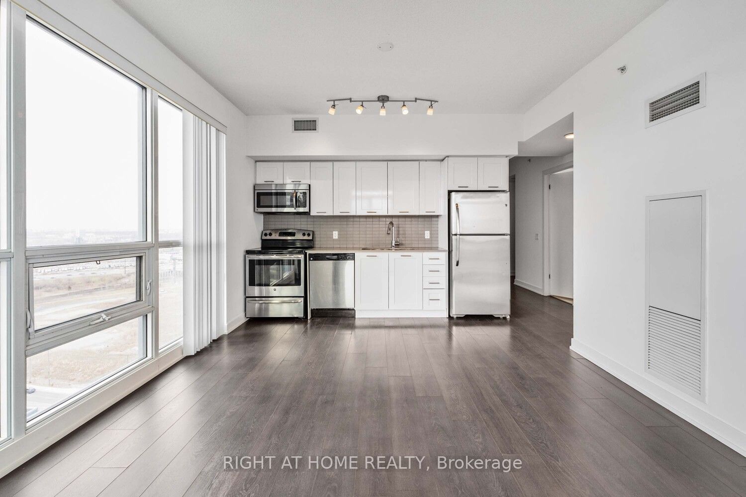 2212 Lake Shore Boulevard W 2806, Toronto, ON M8V 0C2 photo 5