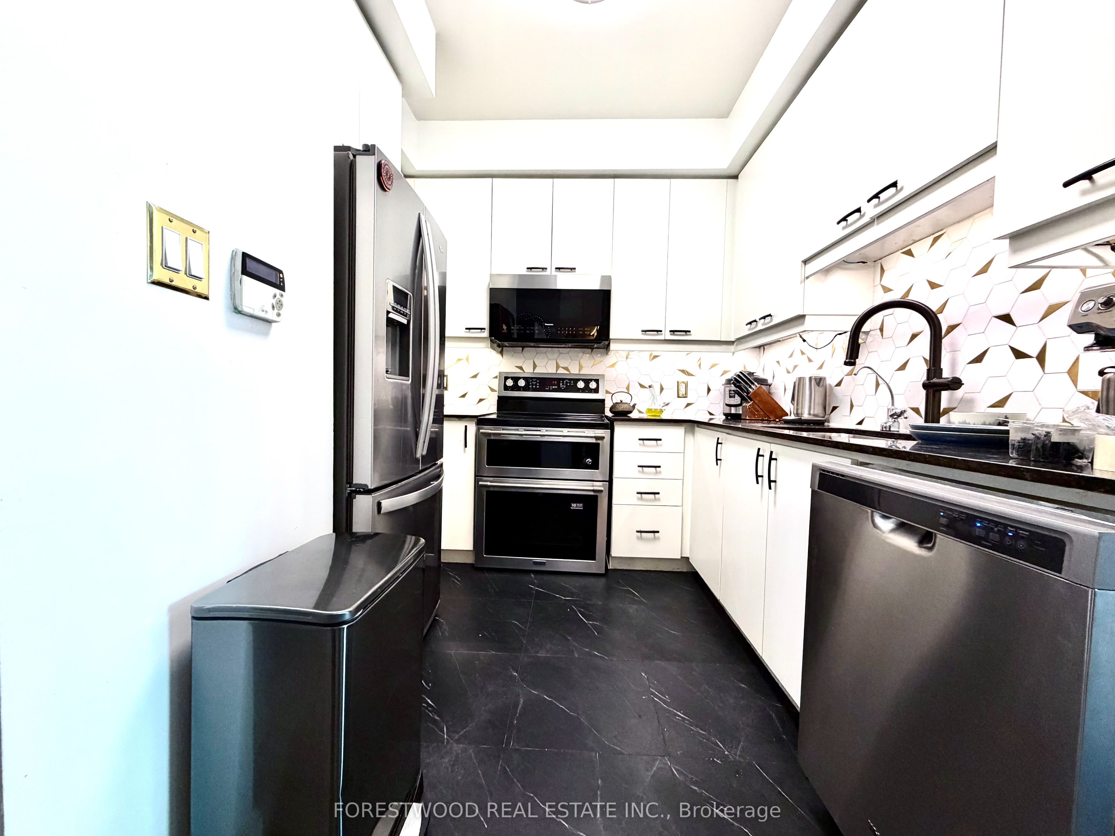 60 Absolute Avenue 2402, Mississauga, ON L4Z 0A9 photo 3