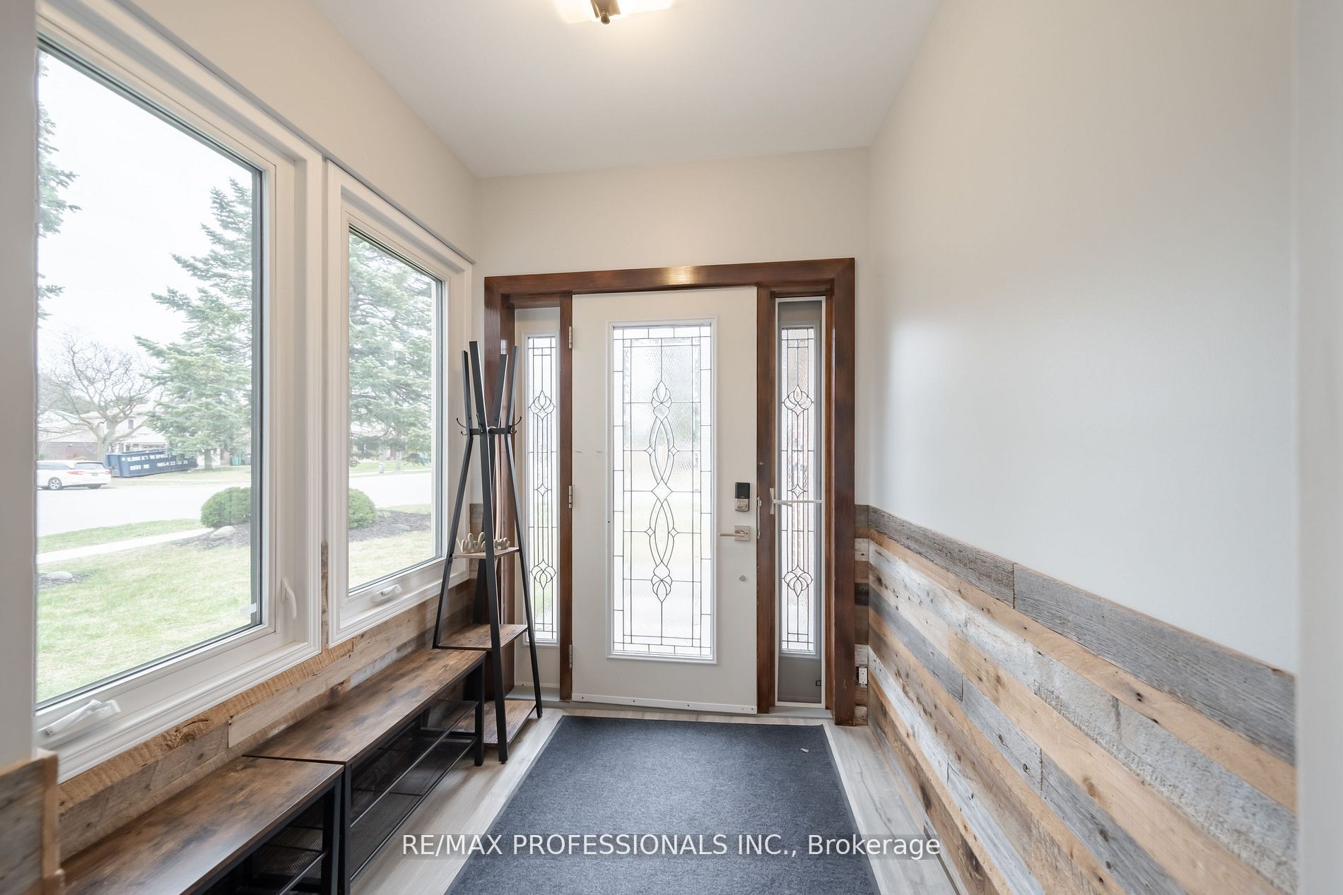 4199 Gayling Gardens, Mississauga, ON L5L 1Z8 photo 3