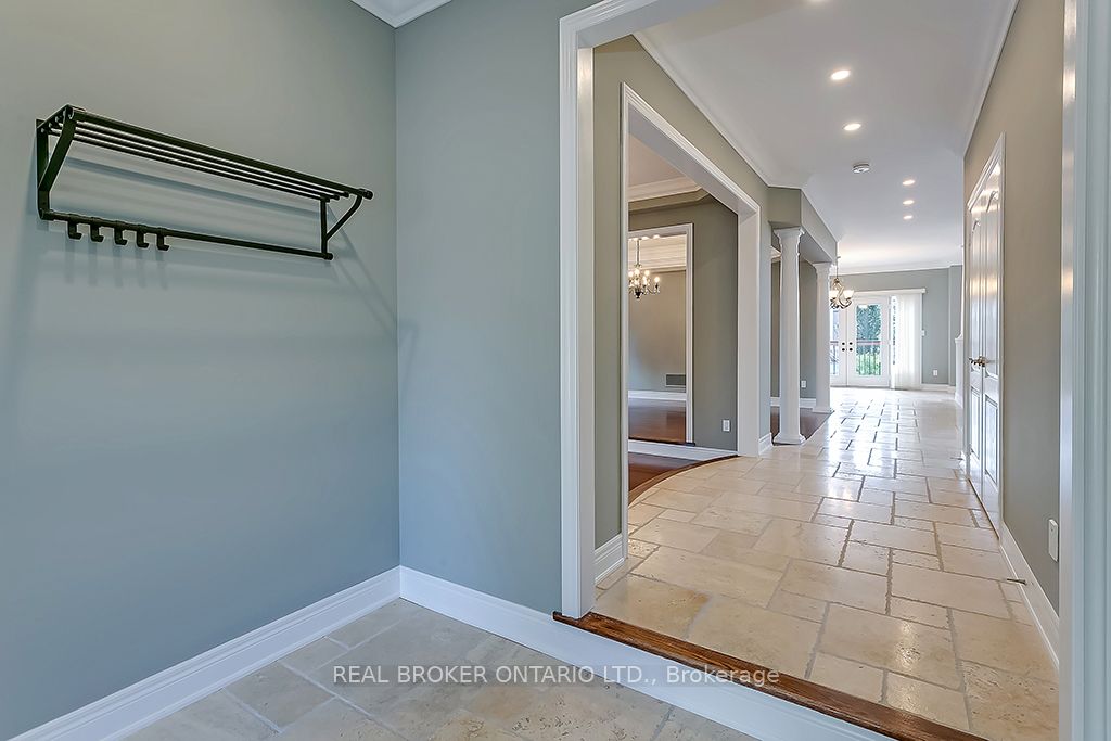 1510 Arrowhead Road, Oakville, ON L6H 7V6 photo 3