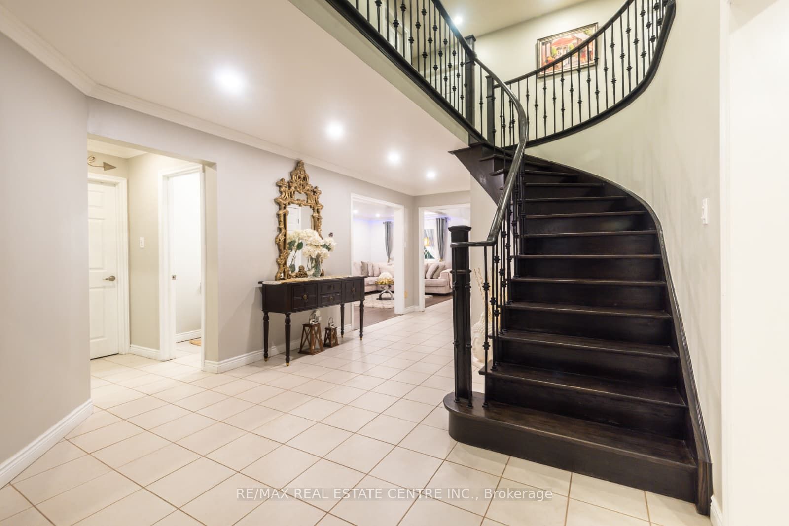 3683 East Park Court, Mississauga, ON L5L 4V6 photo 3