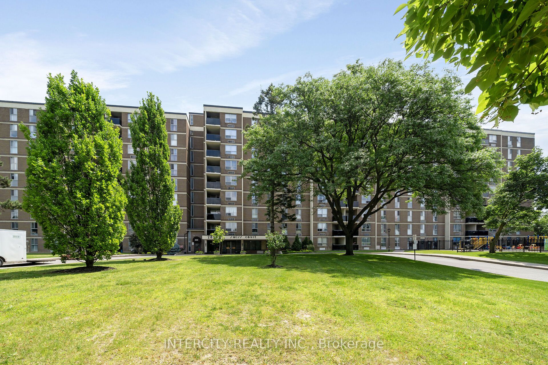 2825 Islington Avenue 302, Toronto, ON M9L 2K1 photo 2