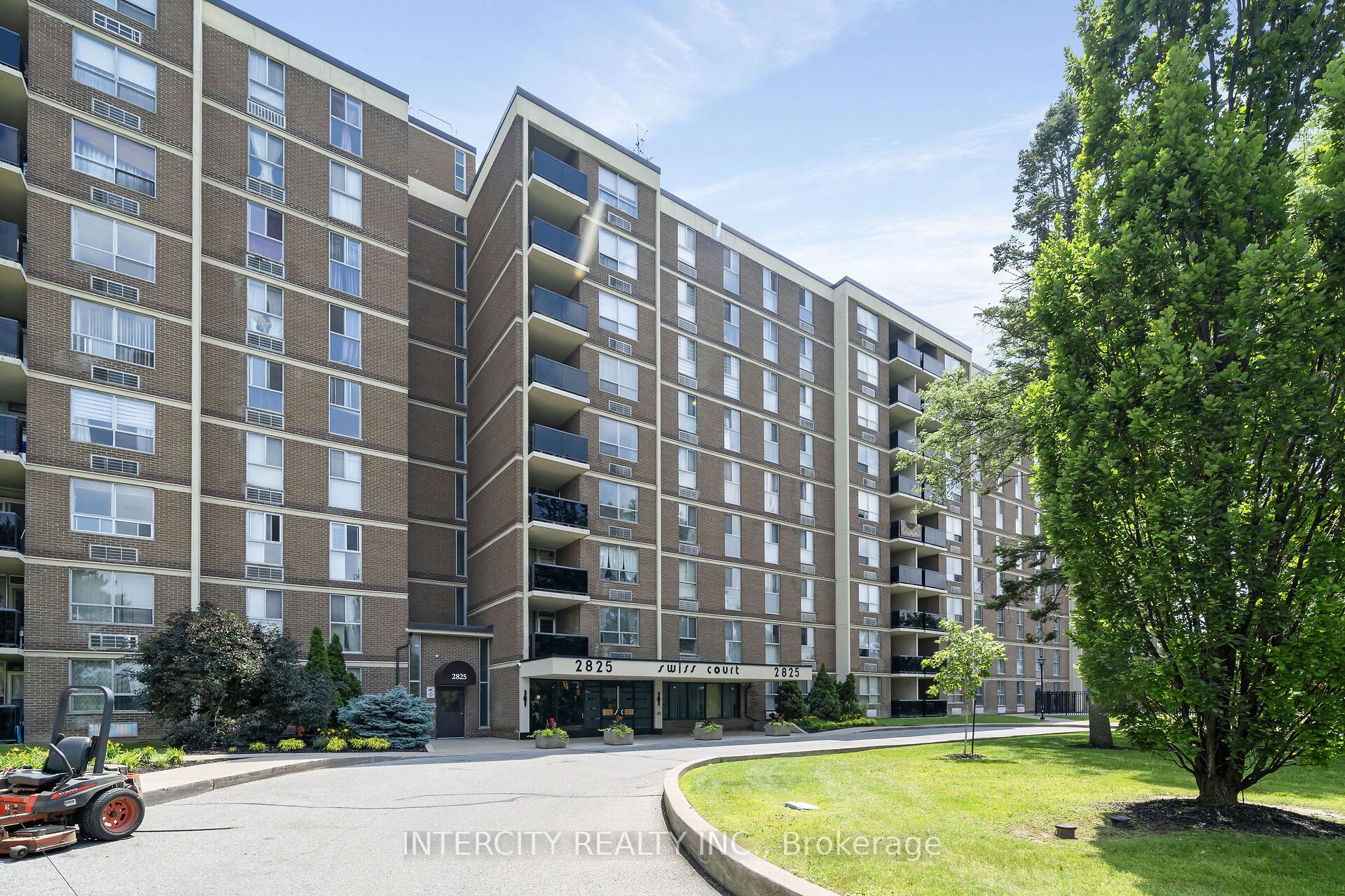 2825 Islington Avenue 302, Toronto, ON M9L 2K1 photo 3