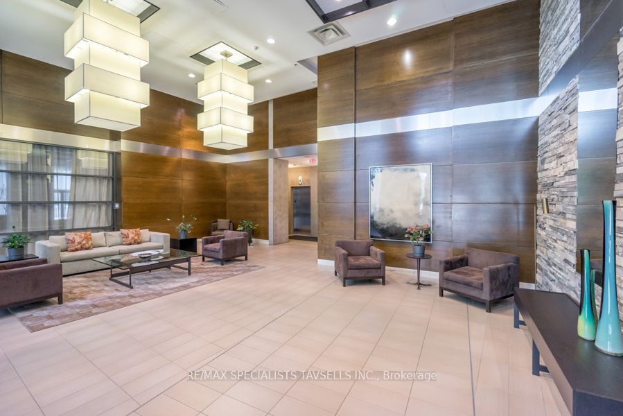 1 Hurontario Street 304, Mississauga, ON L5G 3G8 photo 2