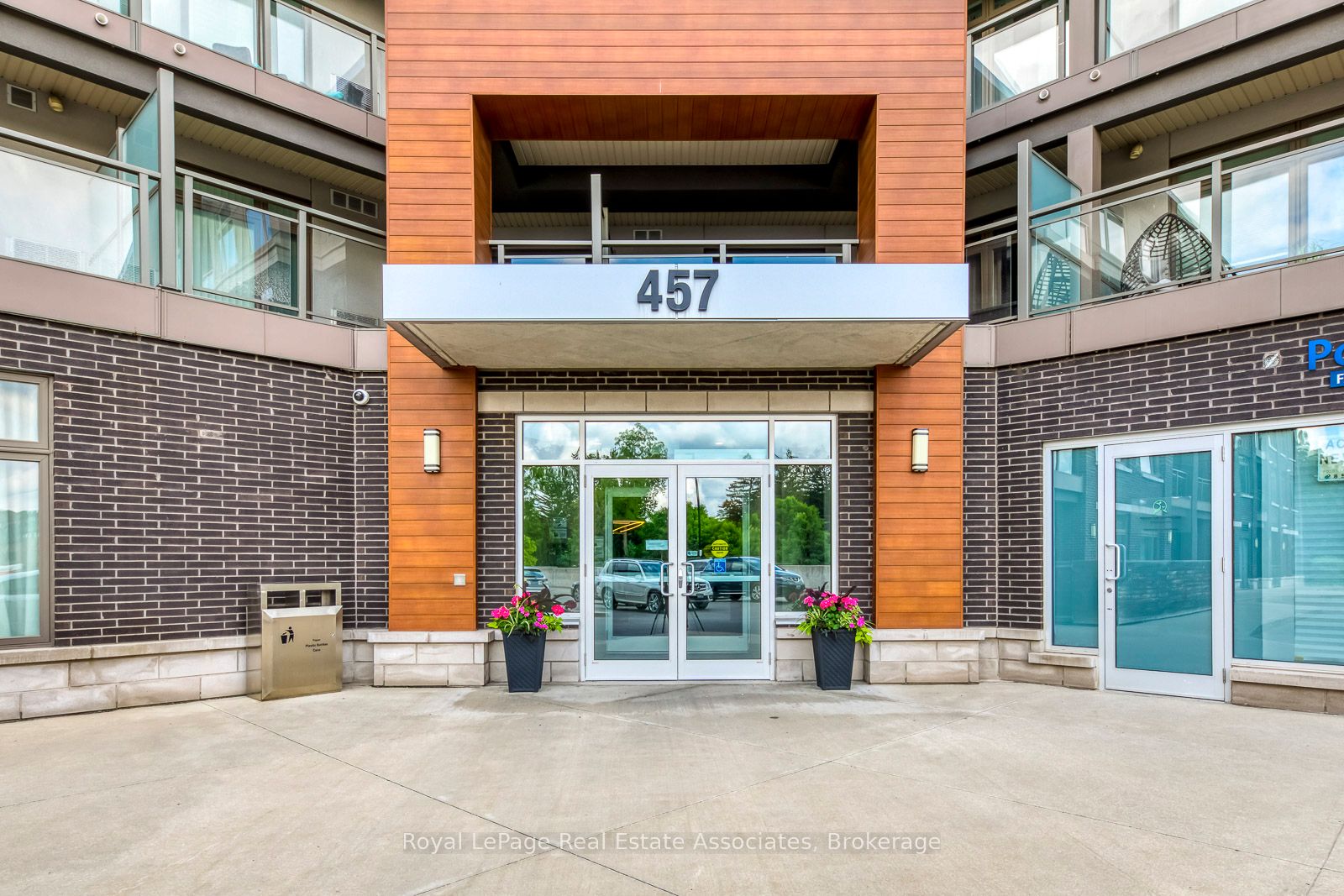 457 Plains Road E 324, Burlington, ON L7T 1H1 photo 3