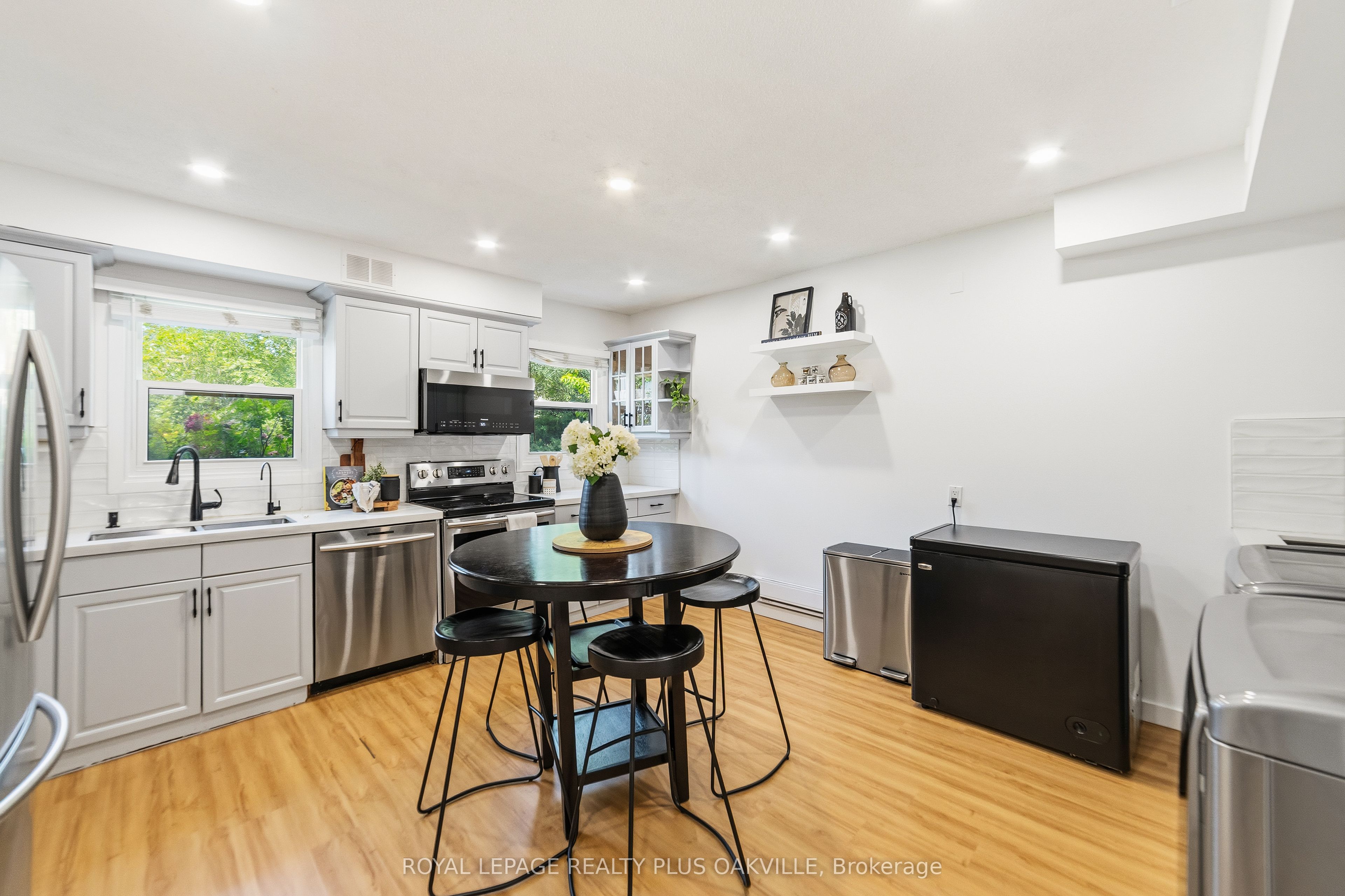 530 Falgarwood Drive 27, Oakville, ON L6H 1N3 photo 4