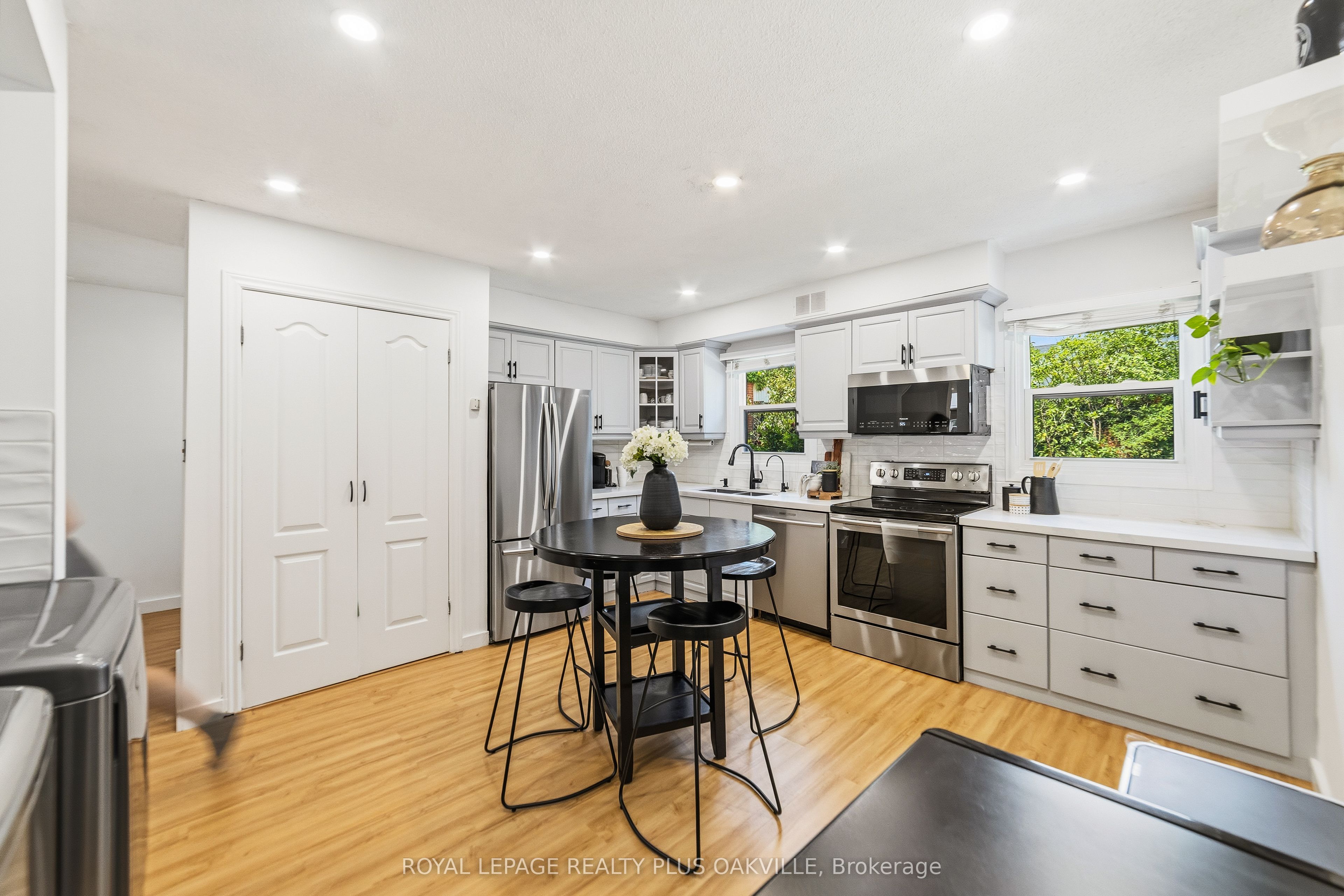 530 Falgarwood Drive 27, Oakville, ON L6H 1N3 photo 5