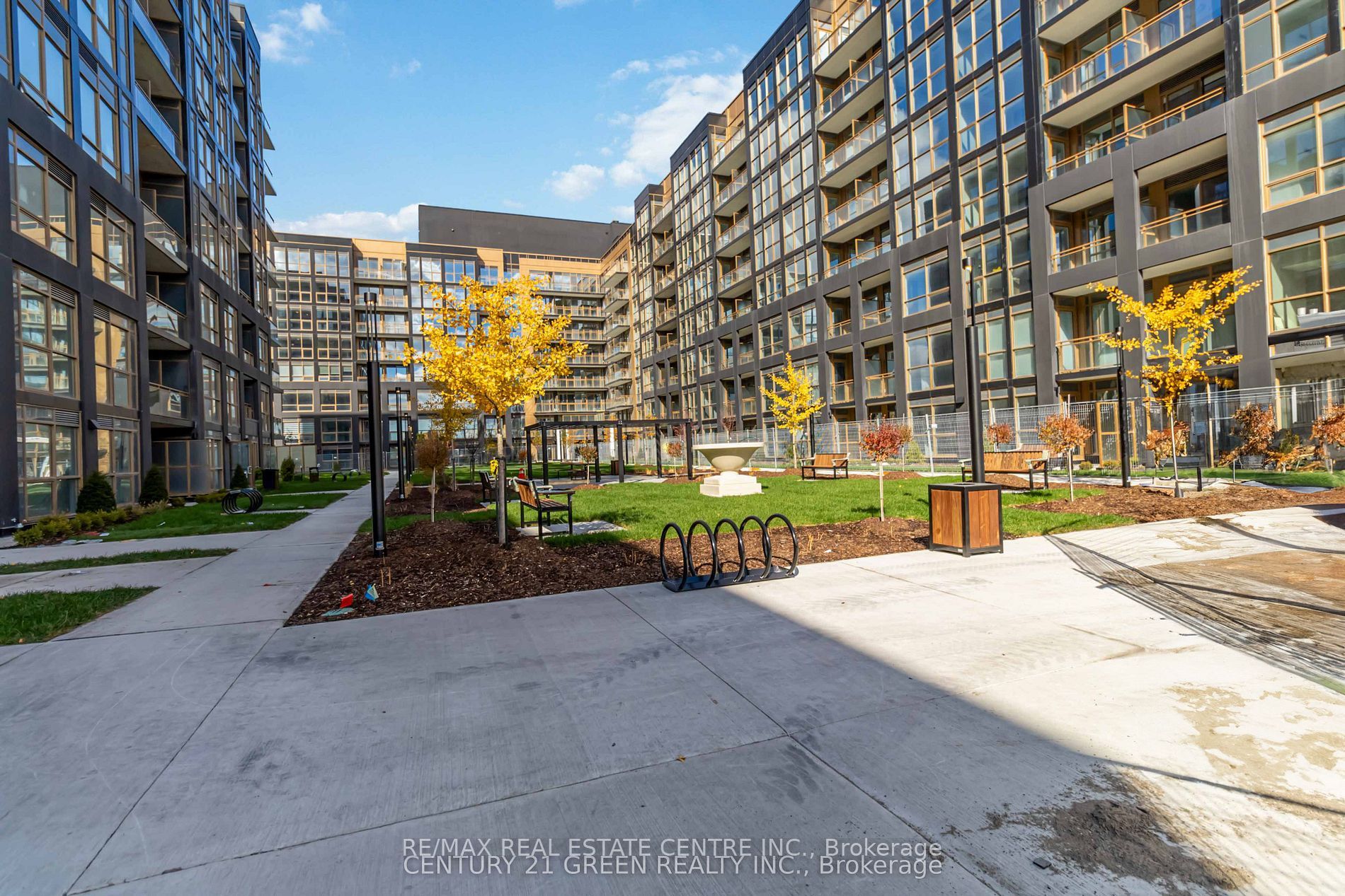 2343 Khalsa Gate 720, Oakville, ON L6M 5R6