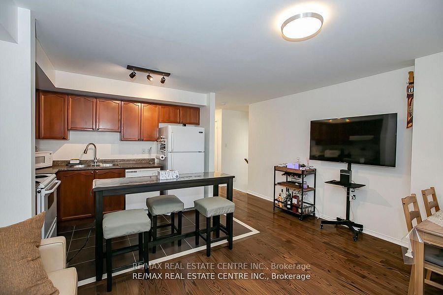 3985 Eglinton Avenue W 8, Mississauga, ON L5M 0E7 photo 4