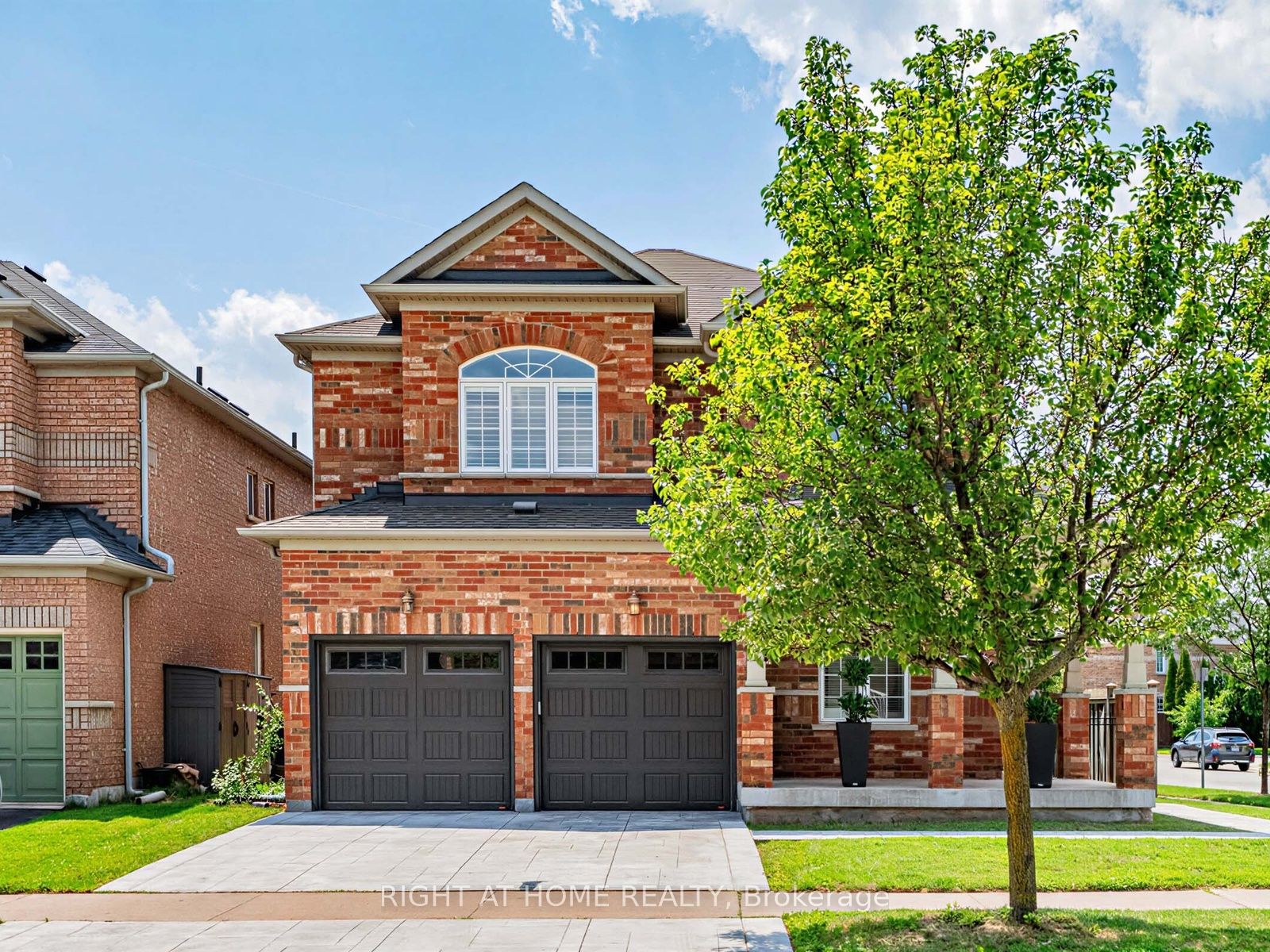 2042 Quinte Street, Burlington, ON L7L 7B9 photo 3