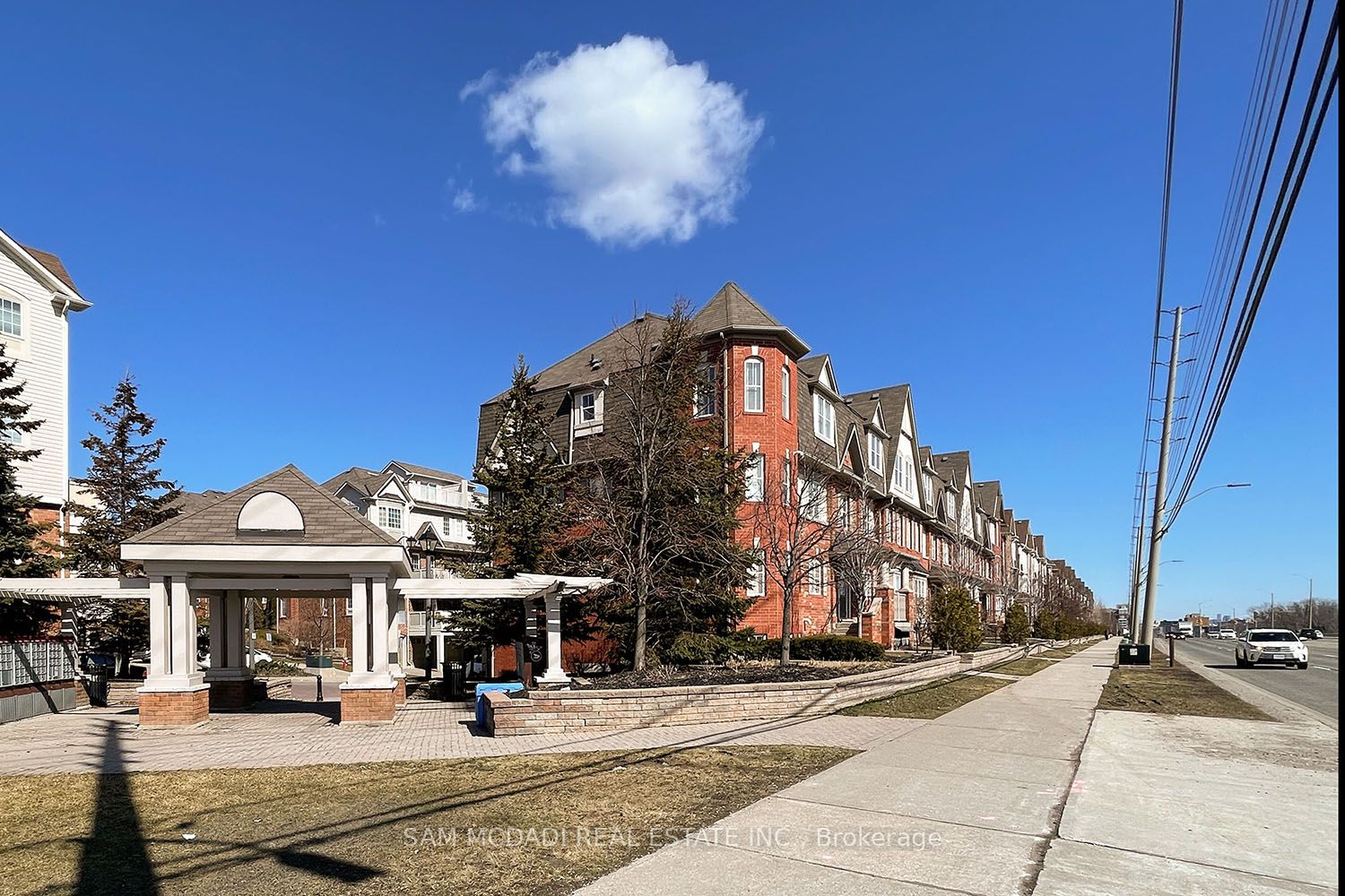 639 Dundas Street W 2, Mississauga, ON L5B 0B5 photo 2