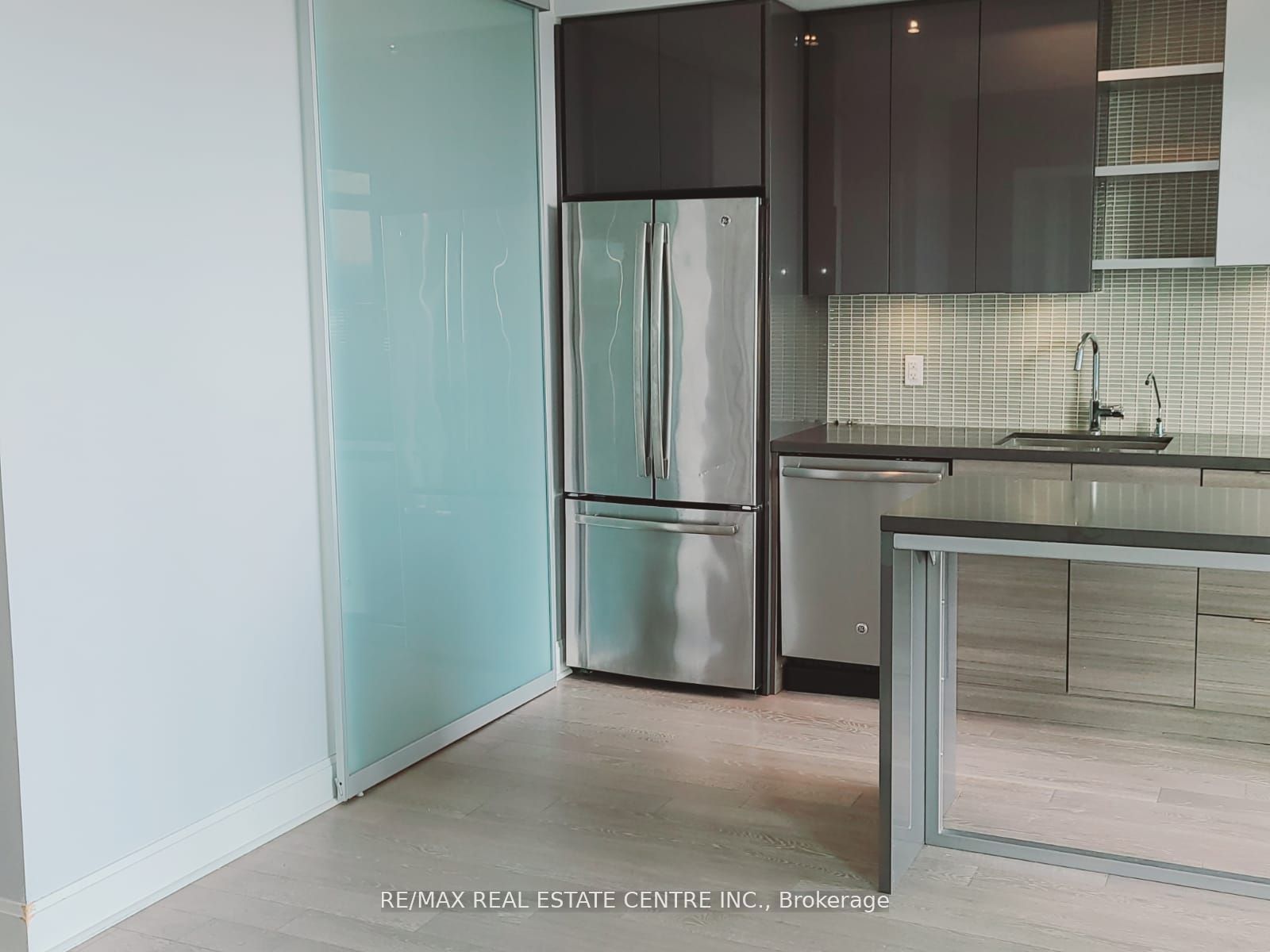 33 Shore Breeze Drive 3011, Toronto, ON M8V 0G1 photo 3
