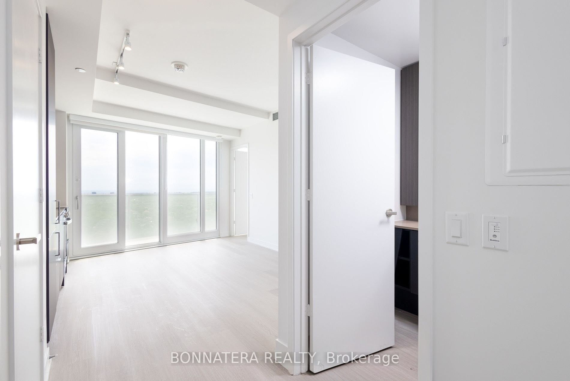 3883 Quartz Road 1608, Mississauga, ON L5B 0M4 photo 4