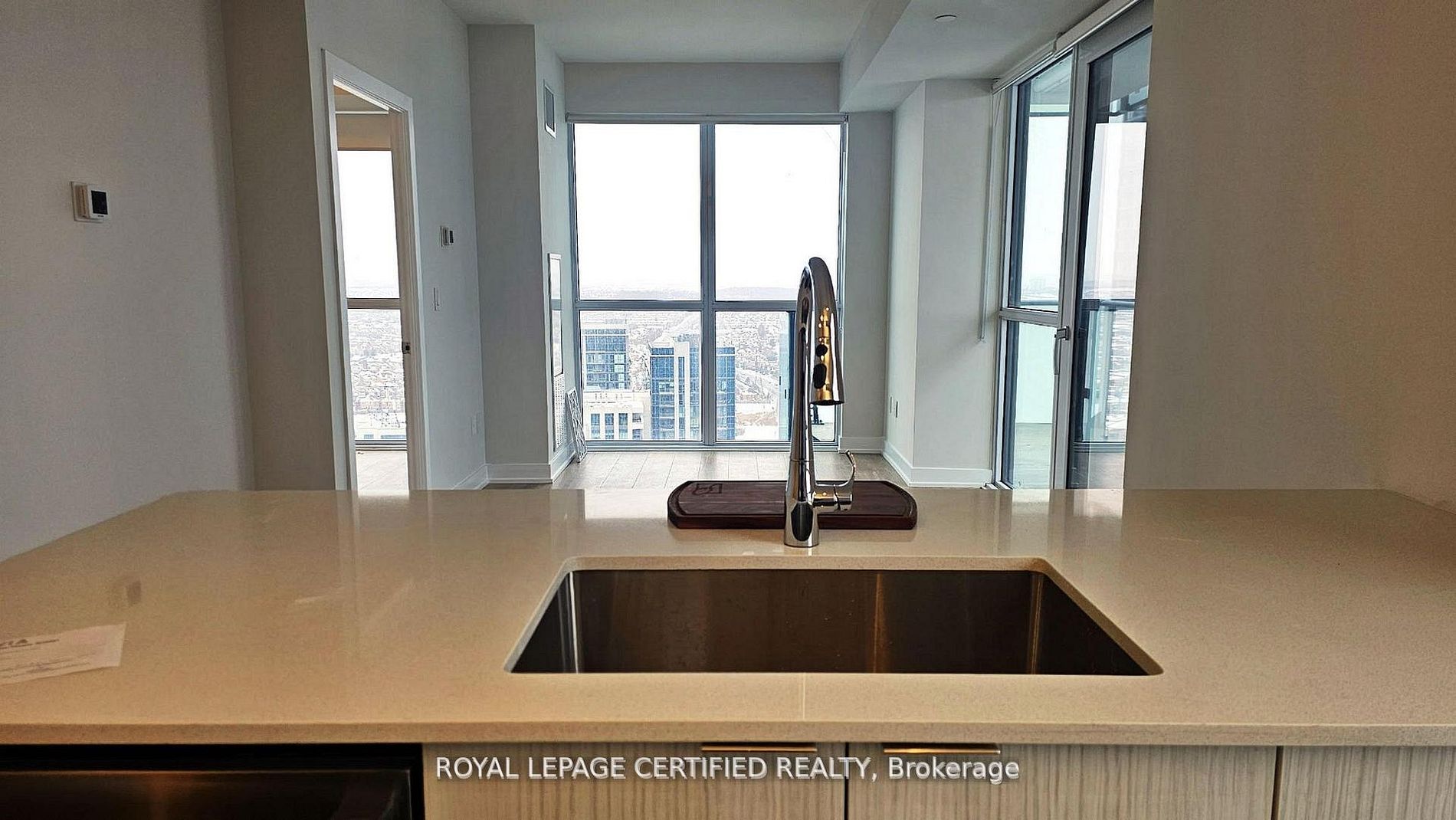 430 Square One Drive 3011, Mississauga, ON L5B 0L6 photo 5