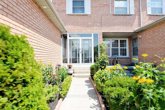 7 Cutters Crescent, Brampton, ON L6Y 4J9 photo 3