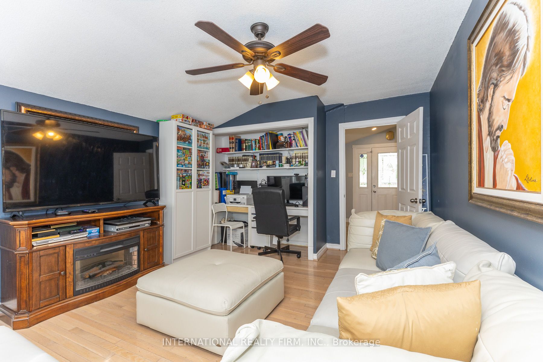 2528 Truscott Drive, Mississauga, ON L5J 2B5 photo 4