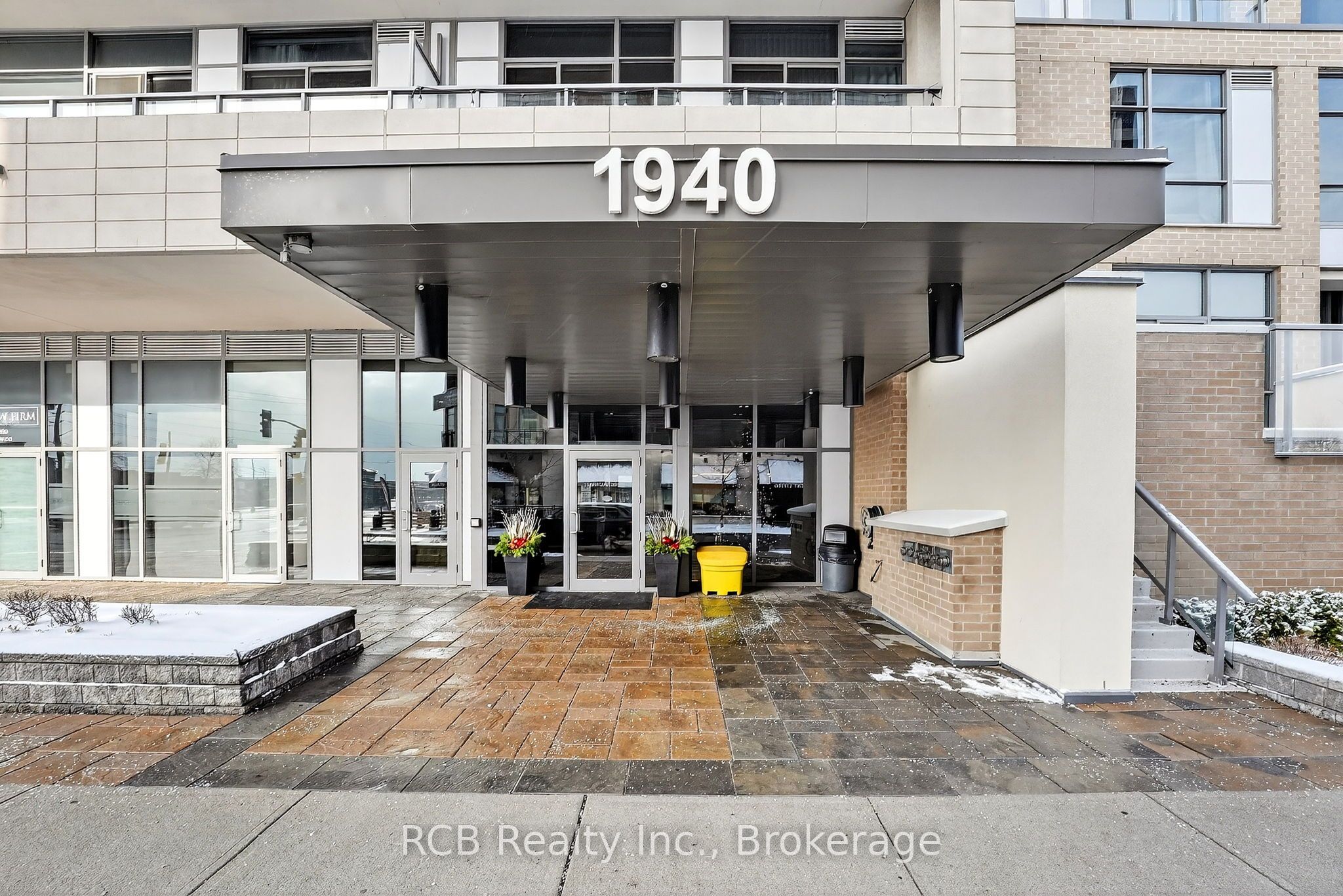 1940 Ironstone Drive 1006, Burlington, ON L7L 0E4 photo 2