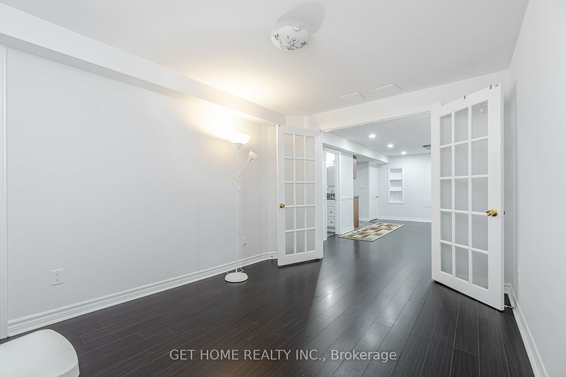 5955 Gant Crescent E BSMT, Mississauga, ON L5V 2T5 photo 3