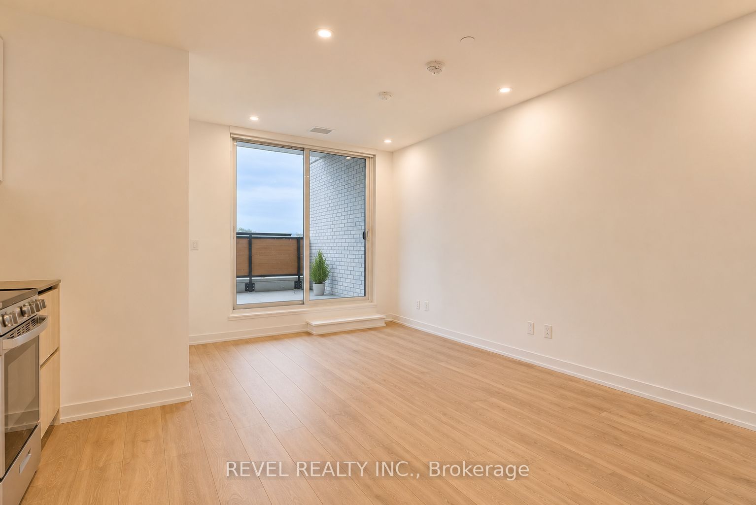 3100 Keele Street 332, Toronto, ON M3M 0E1 photo 4