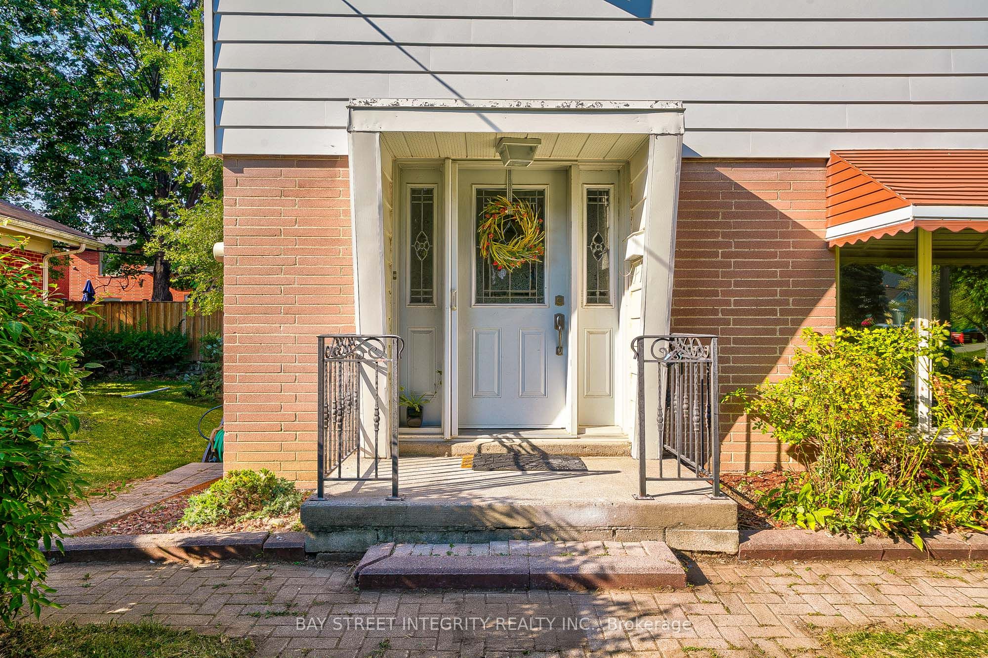63 Rossburn Drive, Toronto, ON M9C 2P9 photo 3