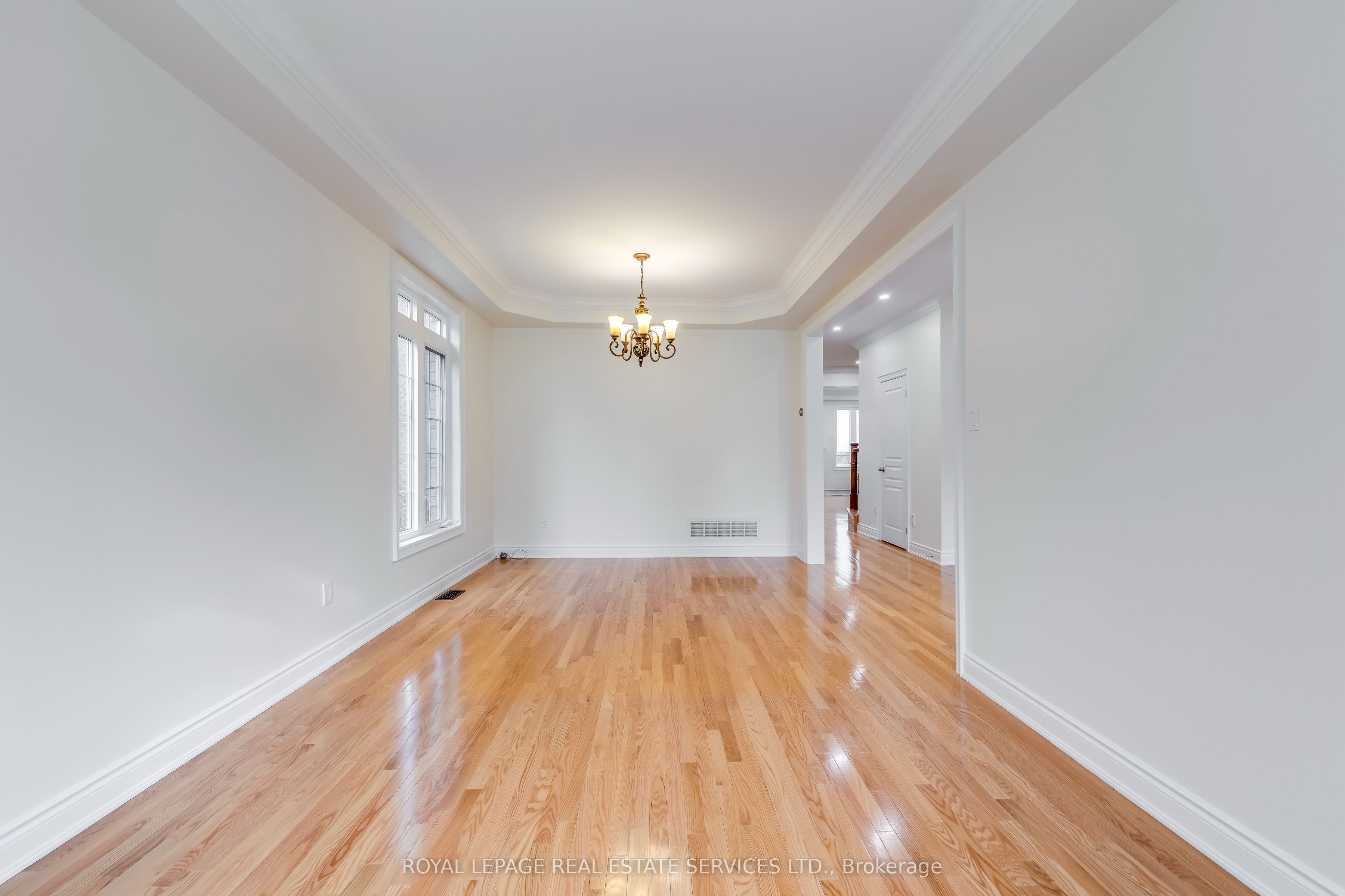285 Great Lakes Boulevard, Oakville, ON L6L 6V2 photo 5