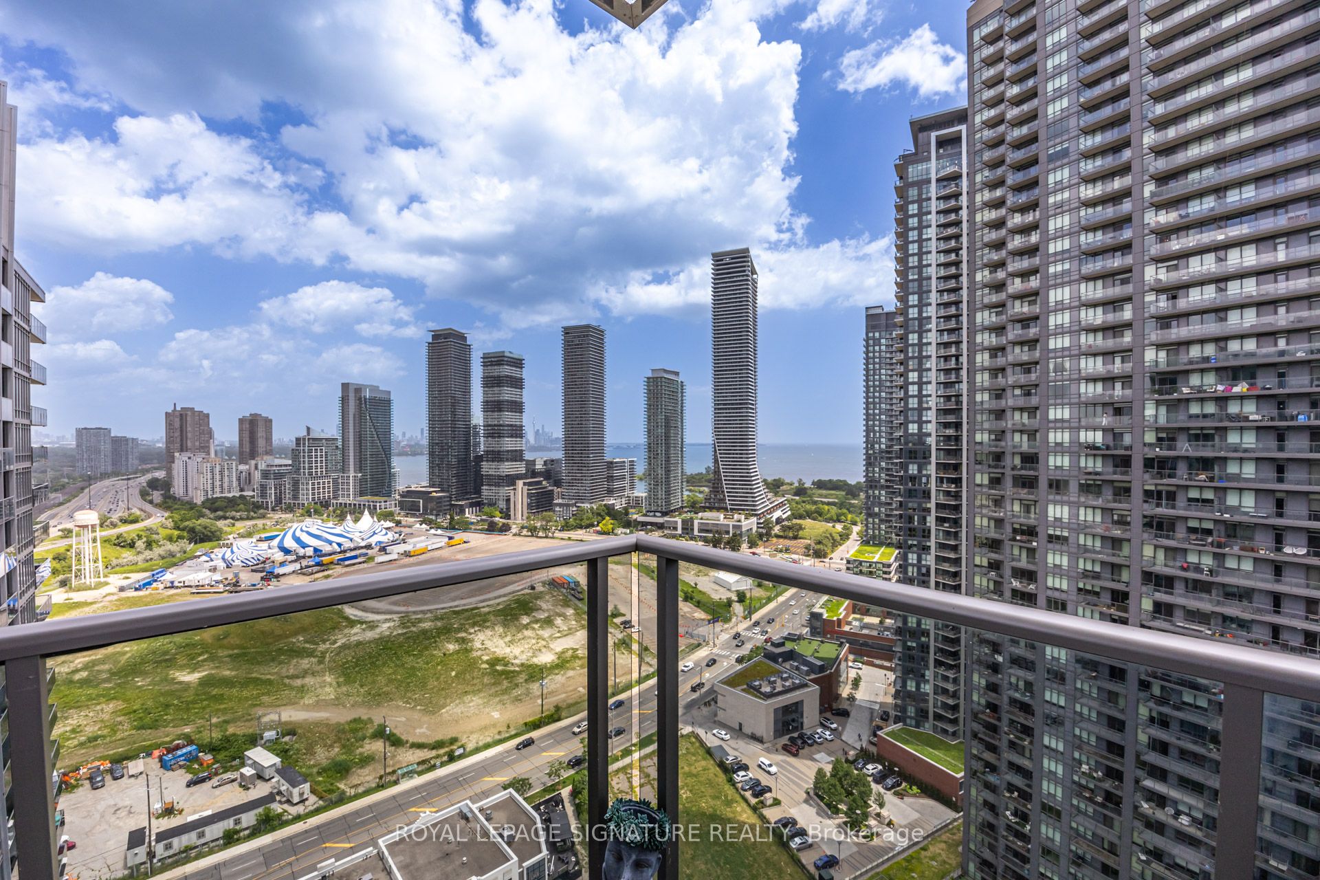 88 Park Lawn Road 2808, Toronto, ON M8Y 0B5 photo 5