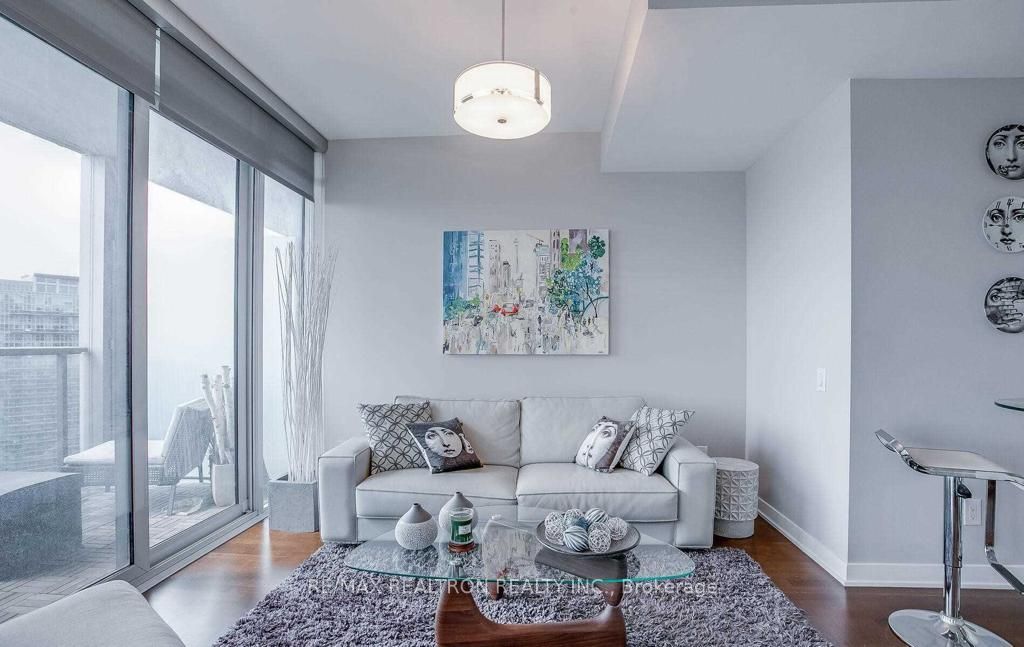 88 Park Lawn Road 2803, Toronto, ON M8Y 0B5 photo 3
