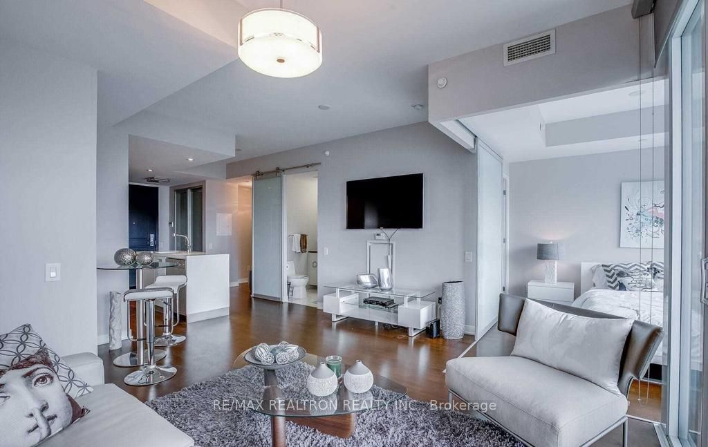 88 Park Lawn Road 2803, Toronto, ON M8Y 0B5 photo 4