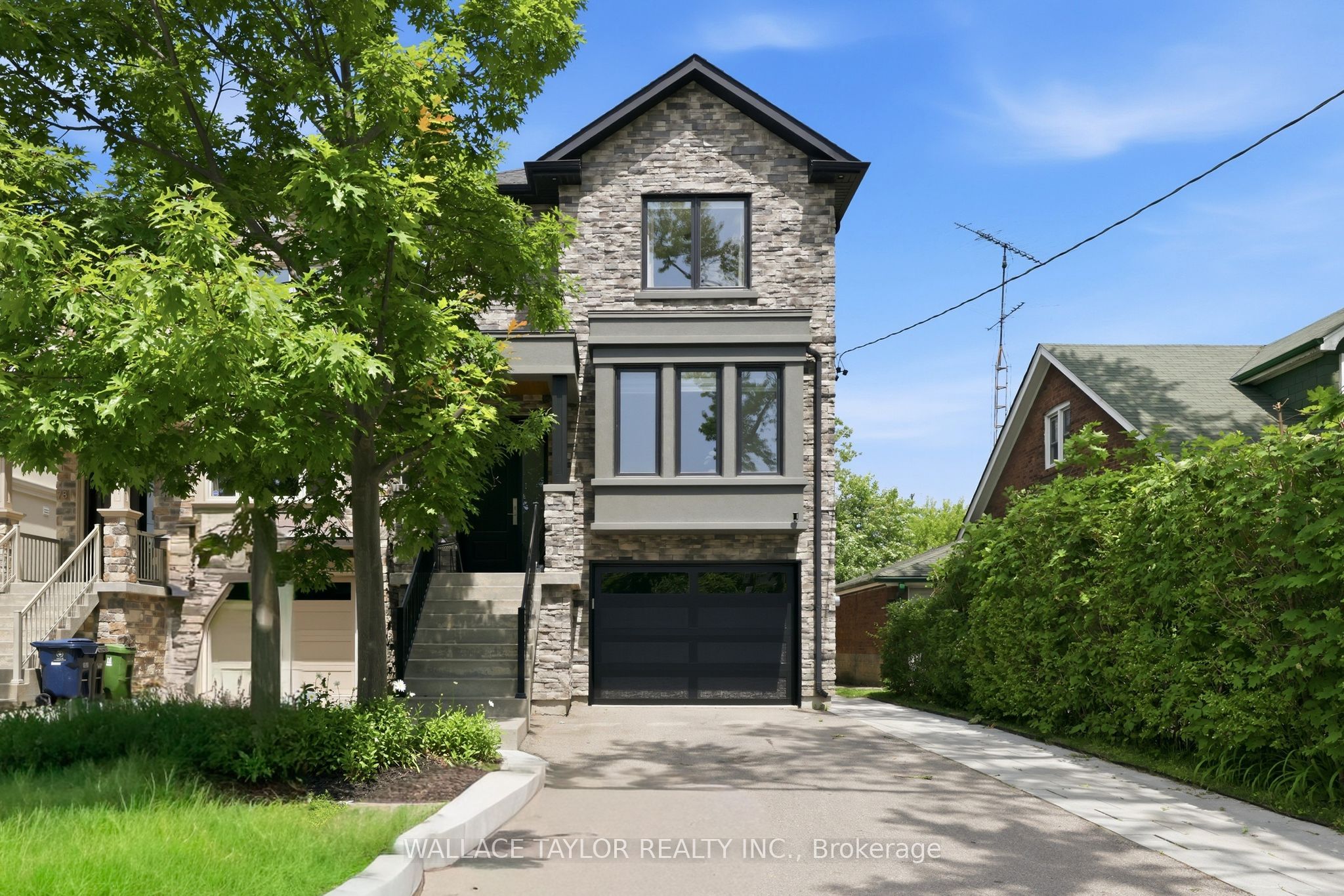 76 Ash Crescent, Toronto, ON M8W 1E6 photo 2