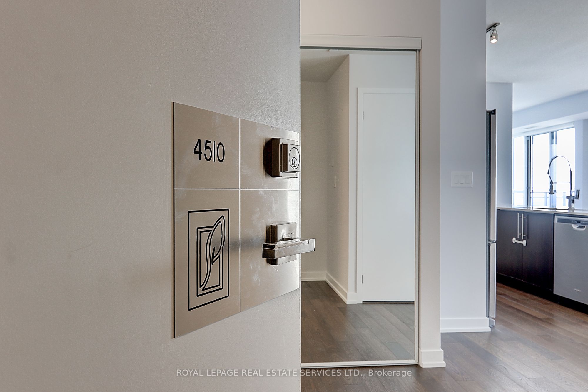 4011 Brickstone Mews 4510, Mississauga, ON L5B 0J7 photo 3