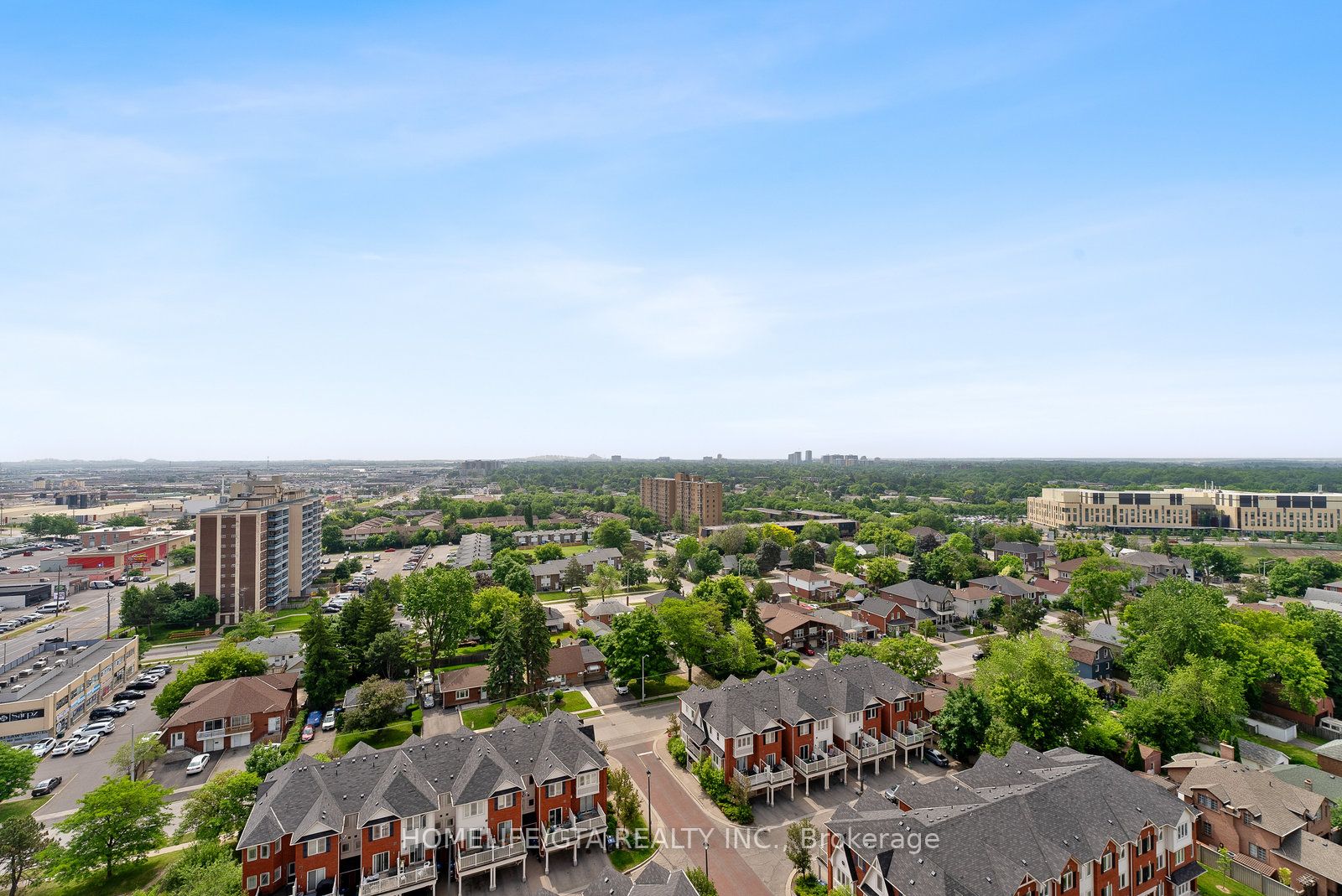 215 Queen Street E 1503, Brampton, ON L4W 0A9 photo 2