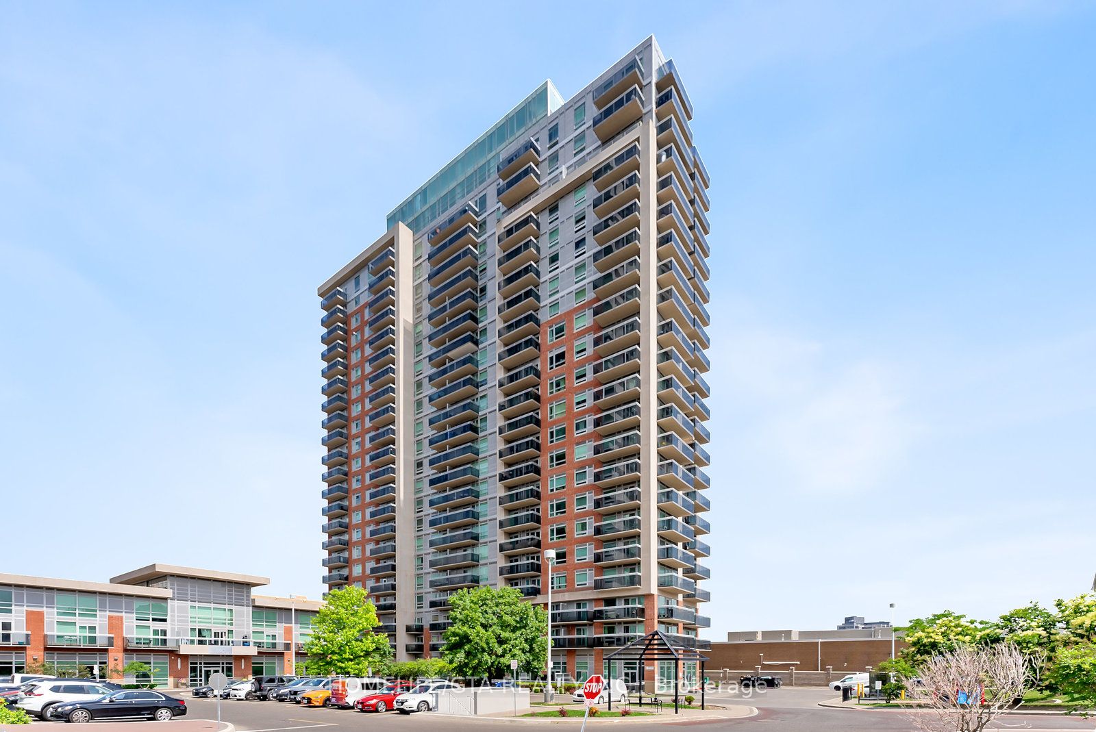 215 Queen Street E 1503, Brampton, ON L4W 0A9 photo 3