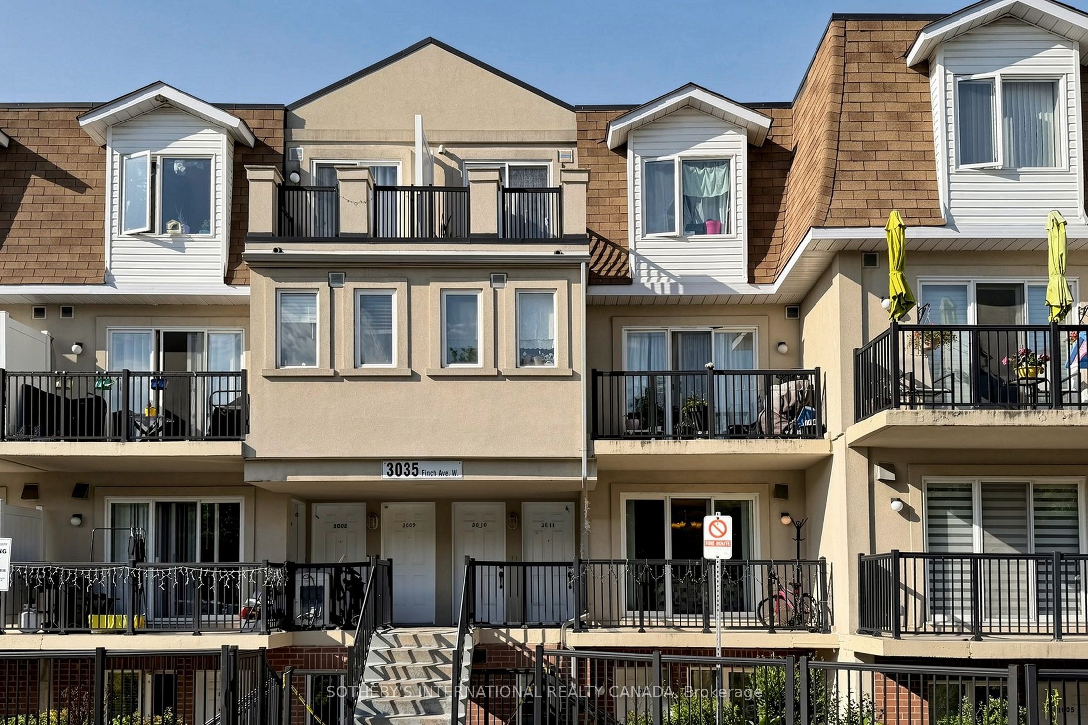 3035 Finch Avenue W 2012, Toronto, ON M9M 0A2 photo 2