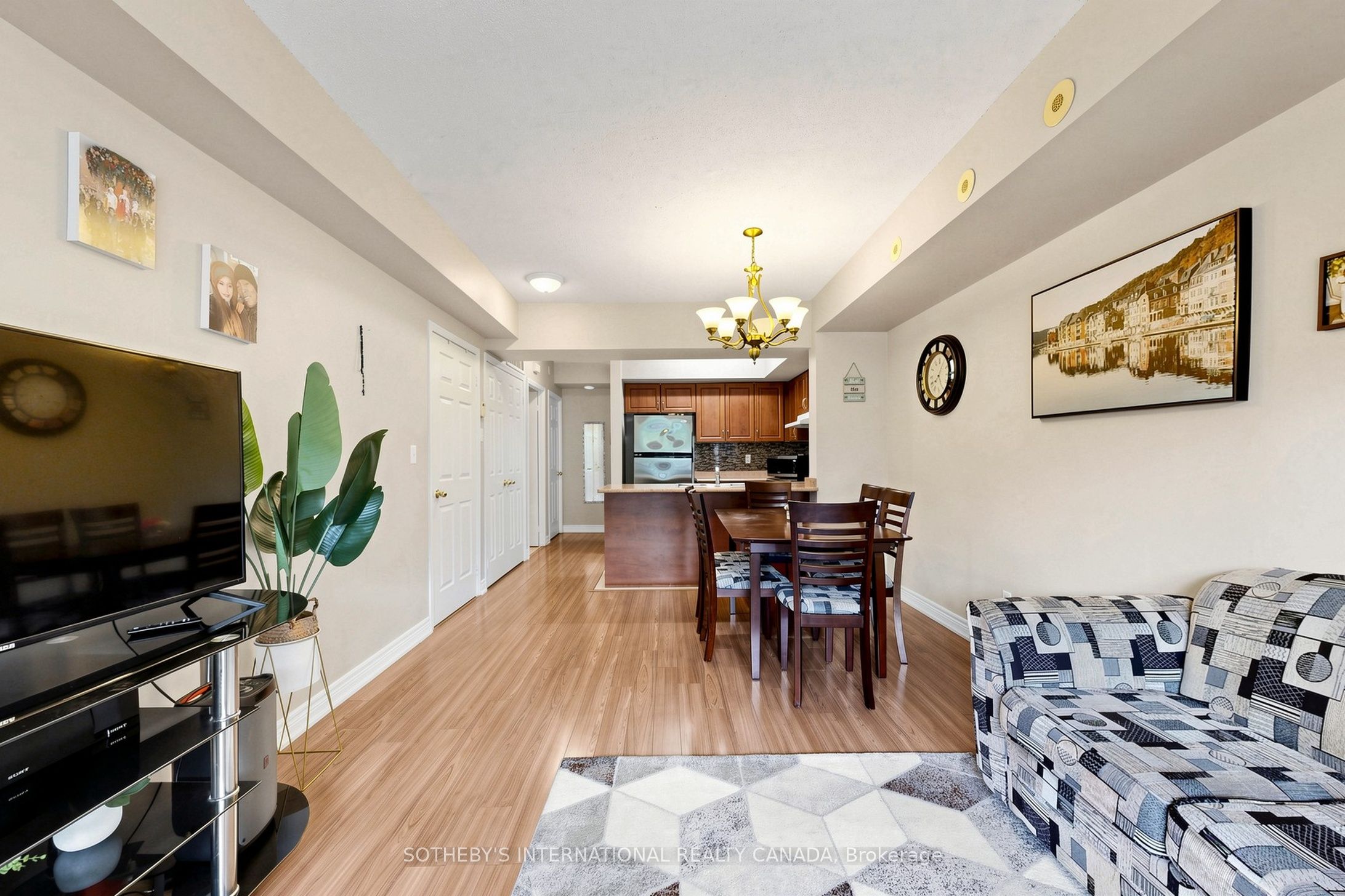 3035 Finch Avenue W 2012, Toronto, ON M9M 0A2 photo 5