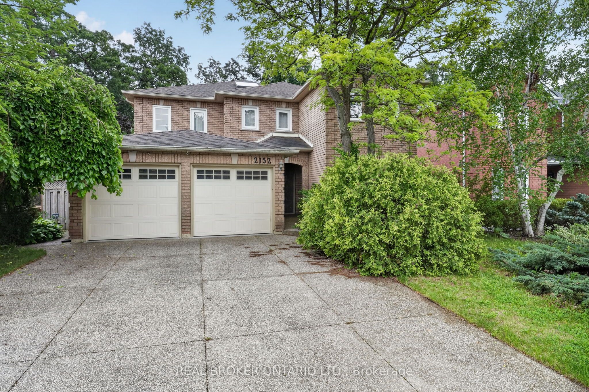2152 Grand Ravine Drive, Oakville, ON L6H 6B3 photo 2