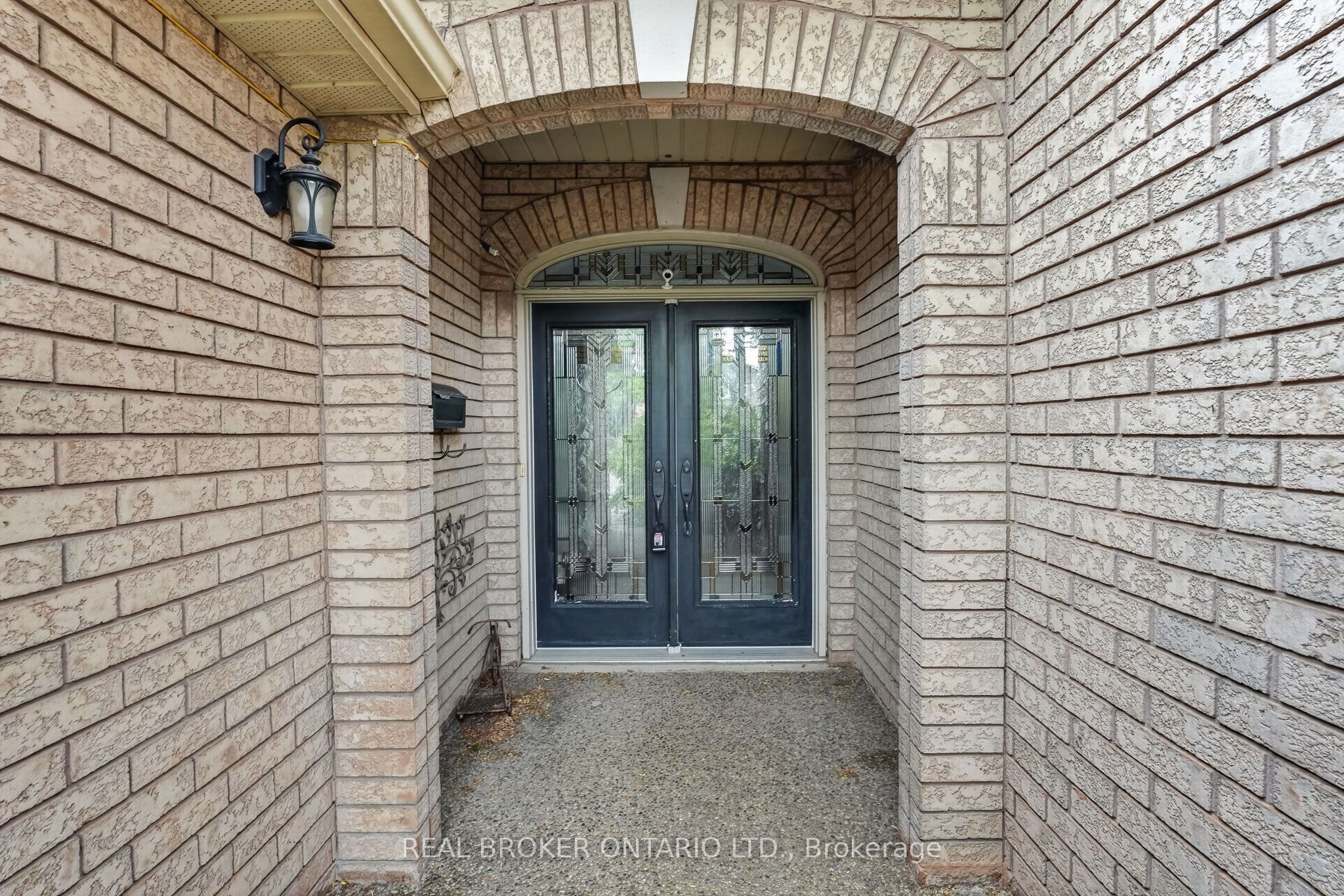 2152 Grand Ravine Drive, Oakville, ON L6H 6B3 photo 3