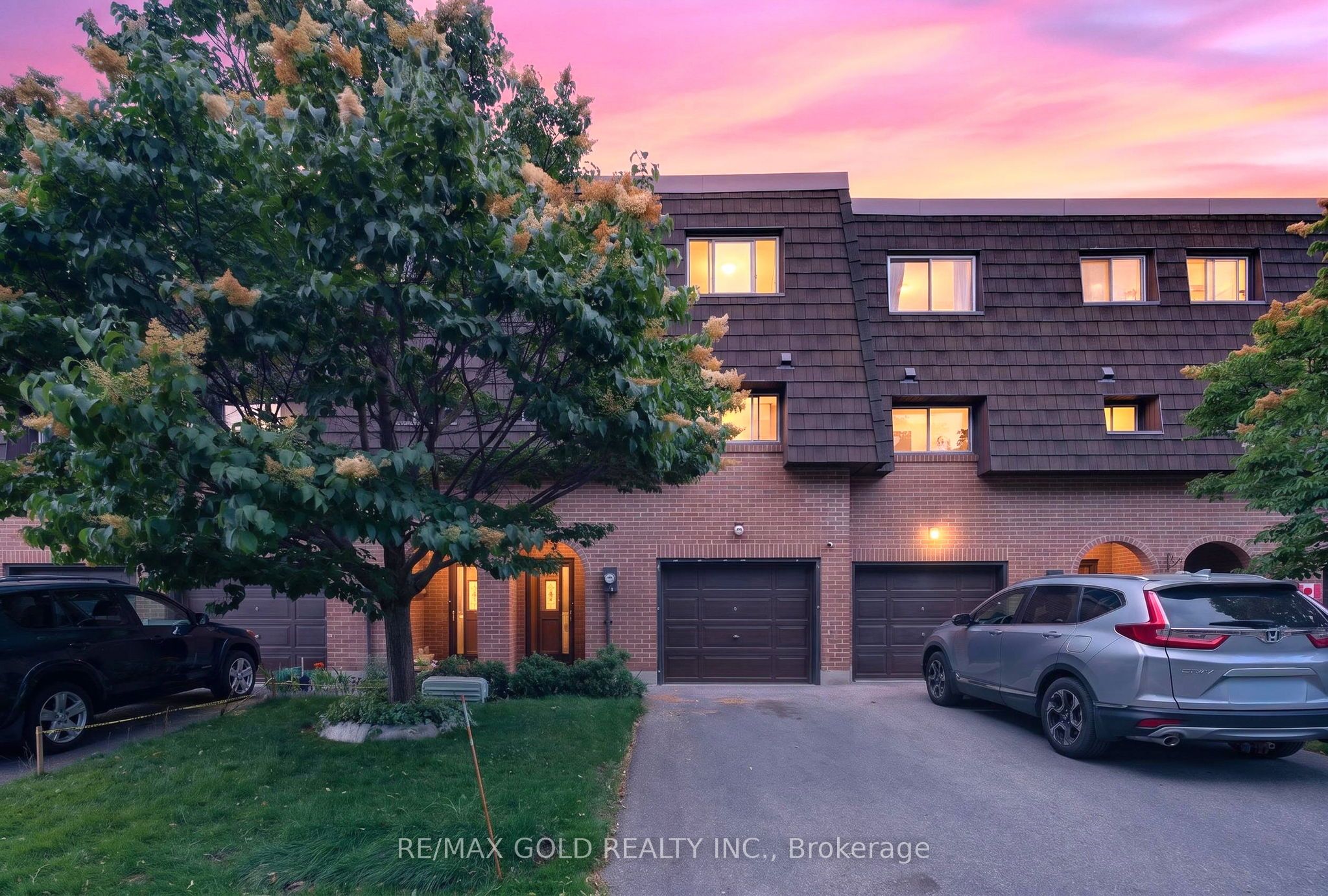 68 Darras Court, Brampton, ON L6T 1W7
