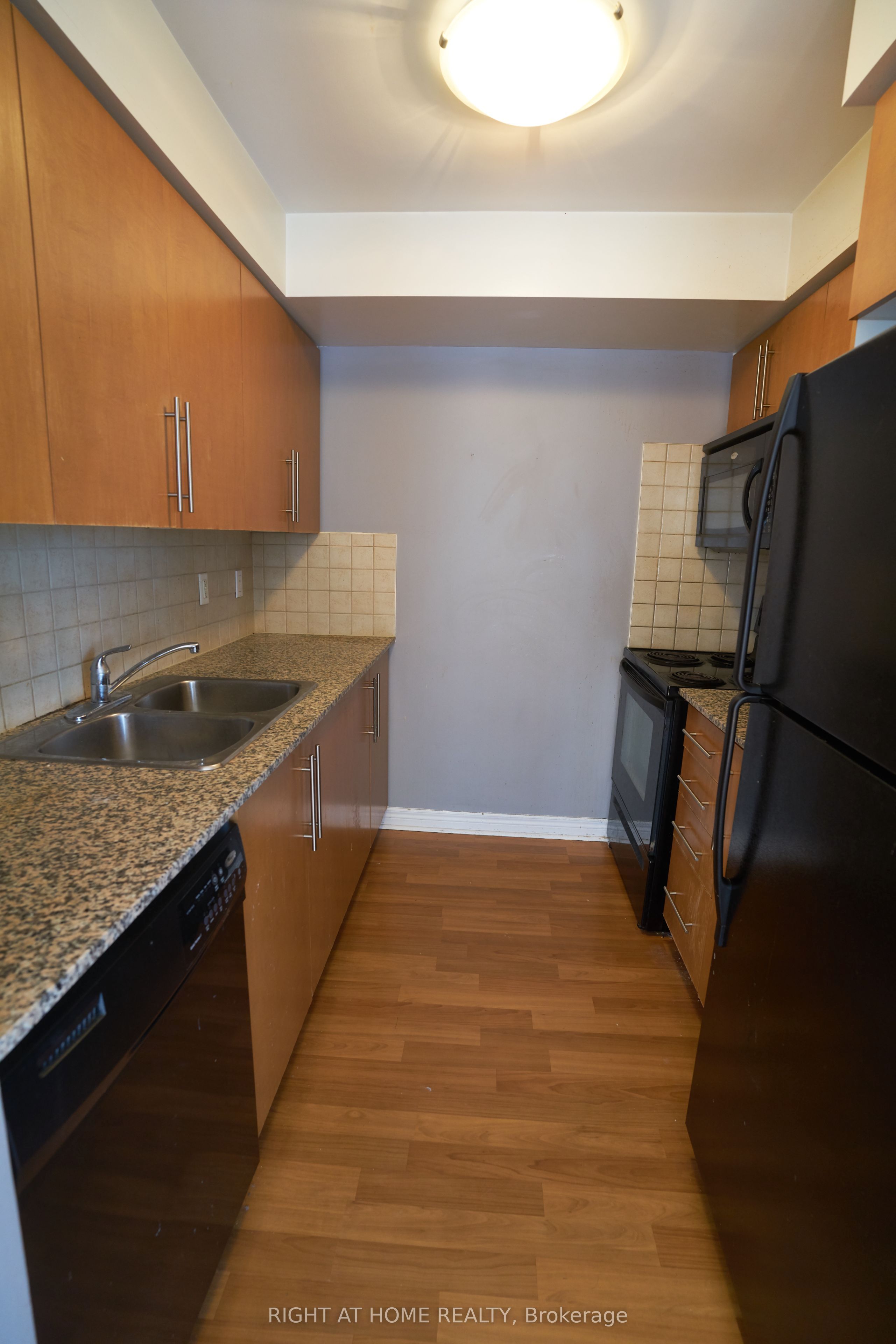 310 burnhamthorpe Road W 811, Mississauga, ON L5B 4P9 photo 2