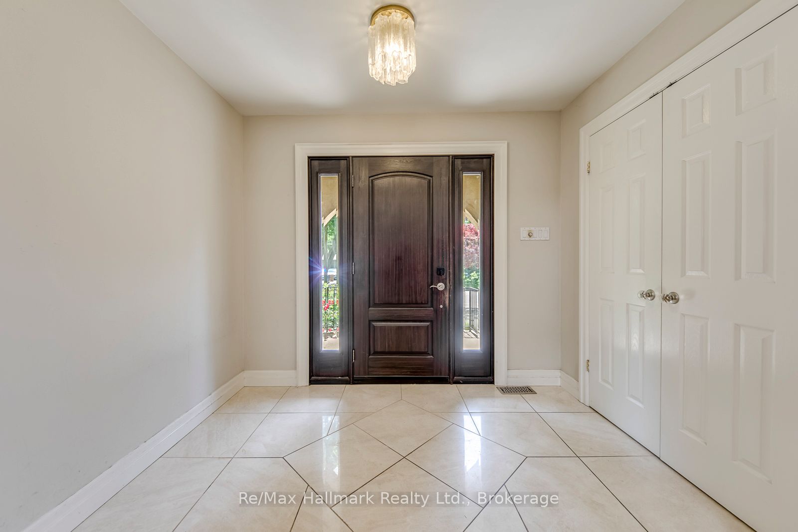 2251 Bennington Gate, Oakville, ON L6J 5Z3 photo 2