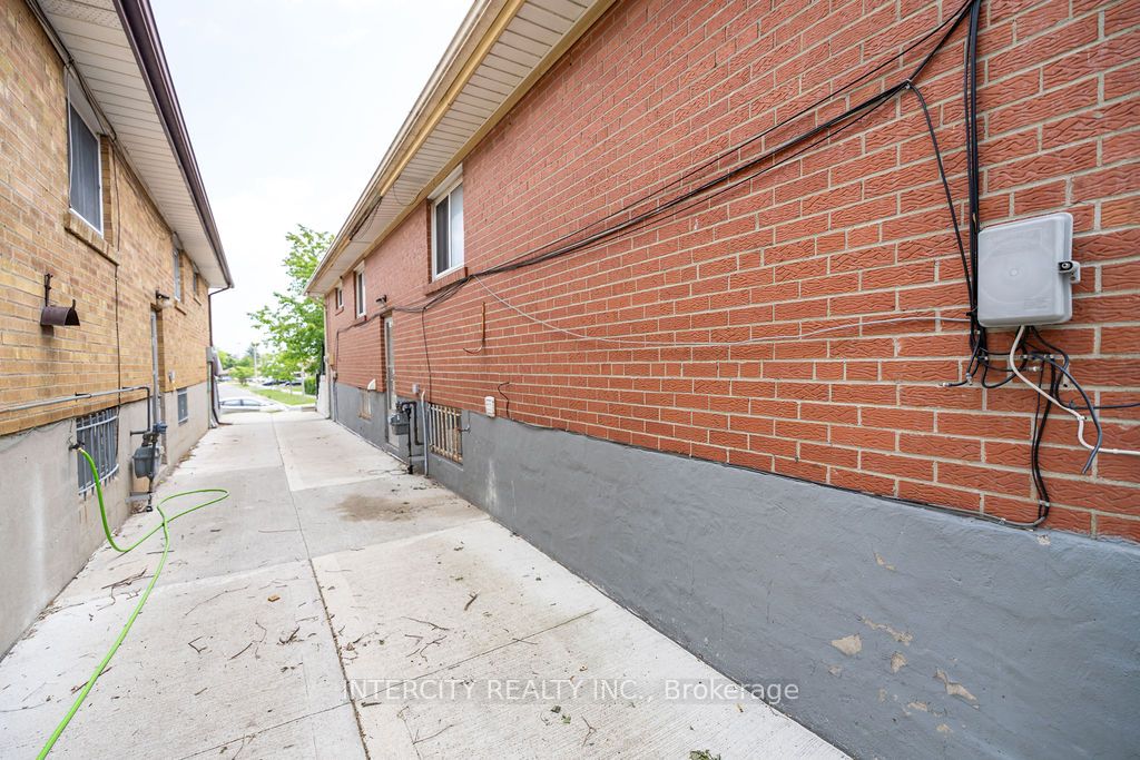 76 Felan Crescent, Toronto, ON M9V 3A3 photo 5